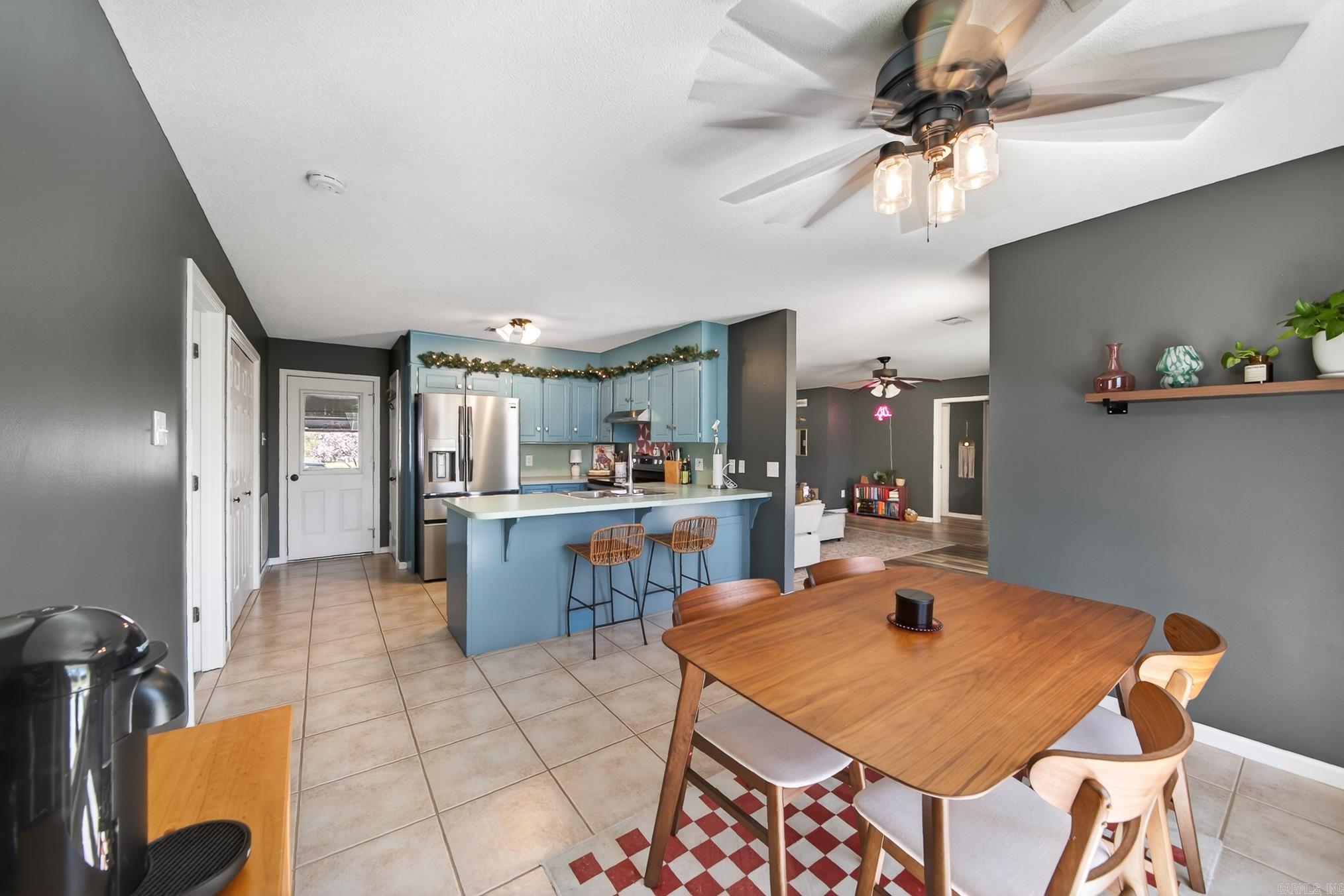 COUNTRY ESTATES SUB - Residential