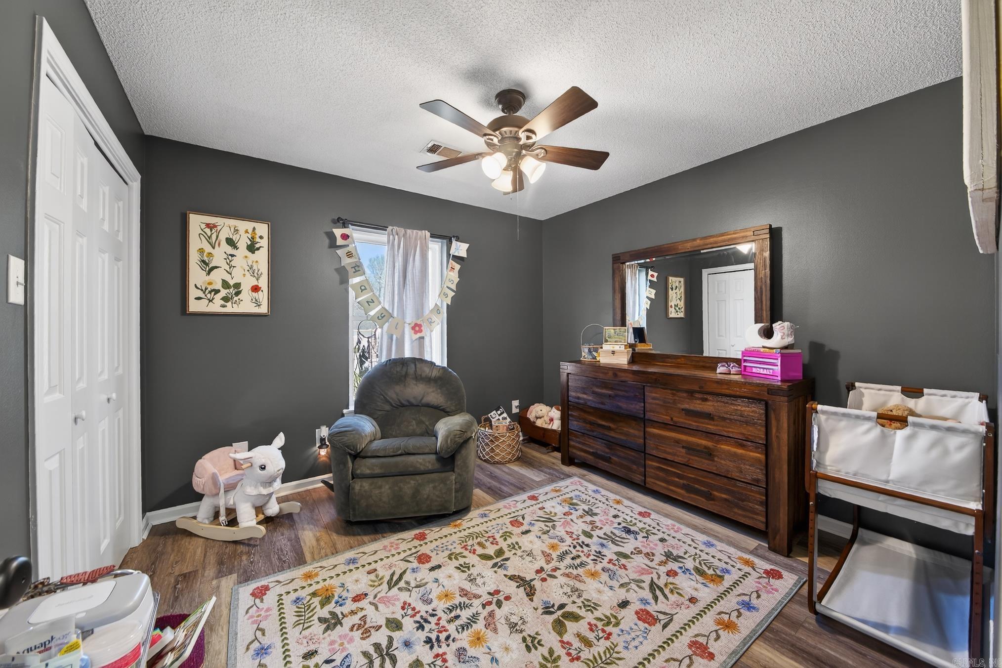 COUNTRY ESTATES SUB - Residential