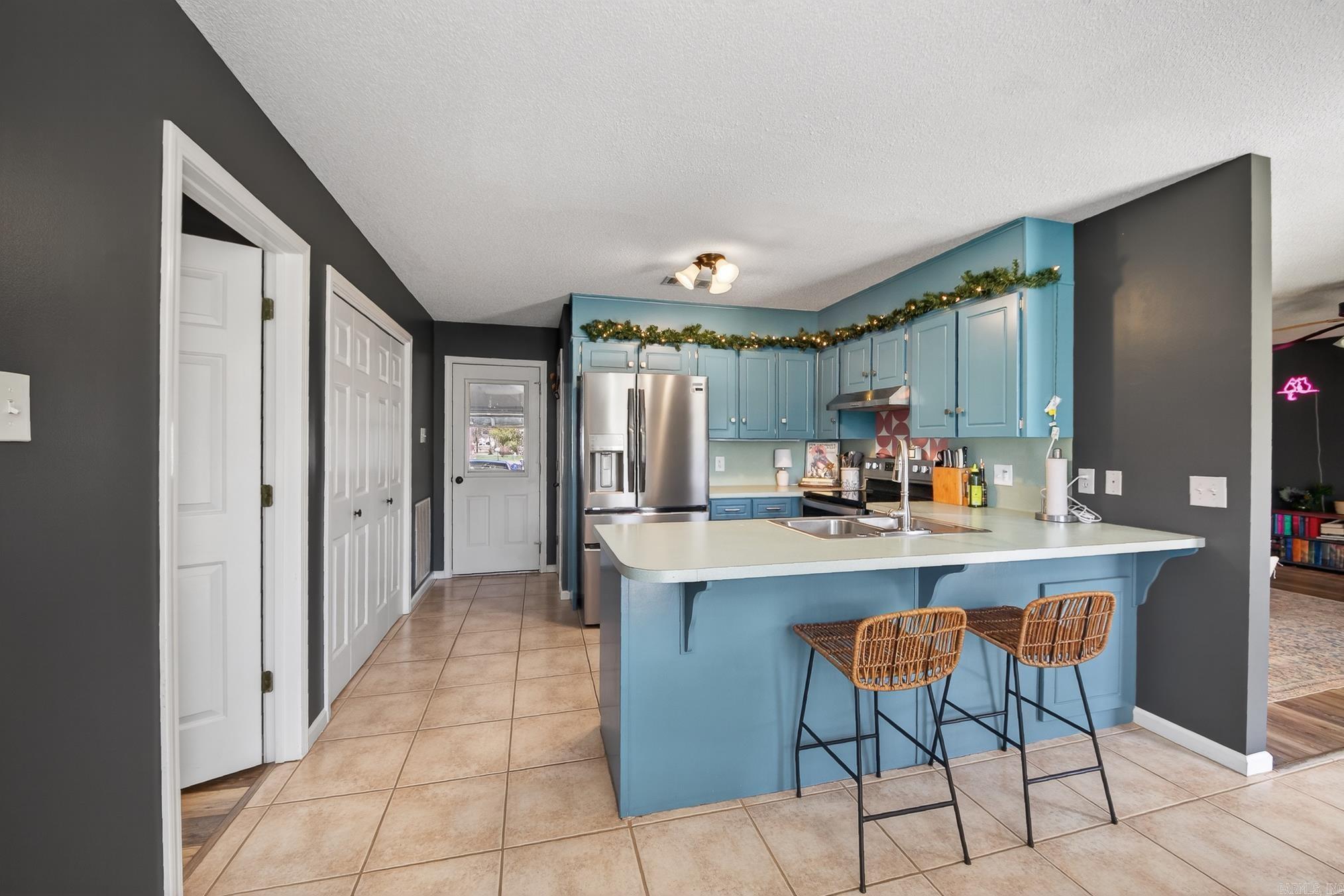 COUNTRY ESTATES SUB - Residential