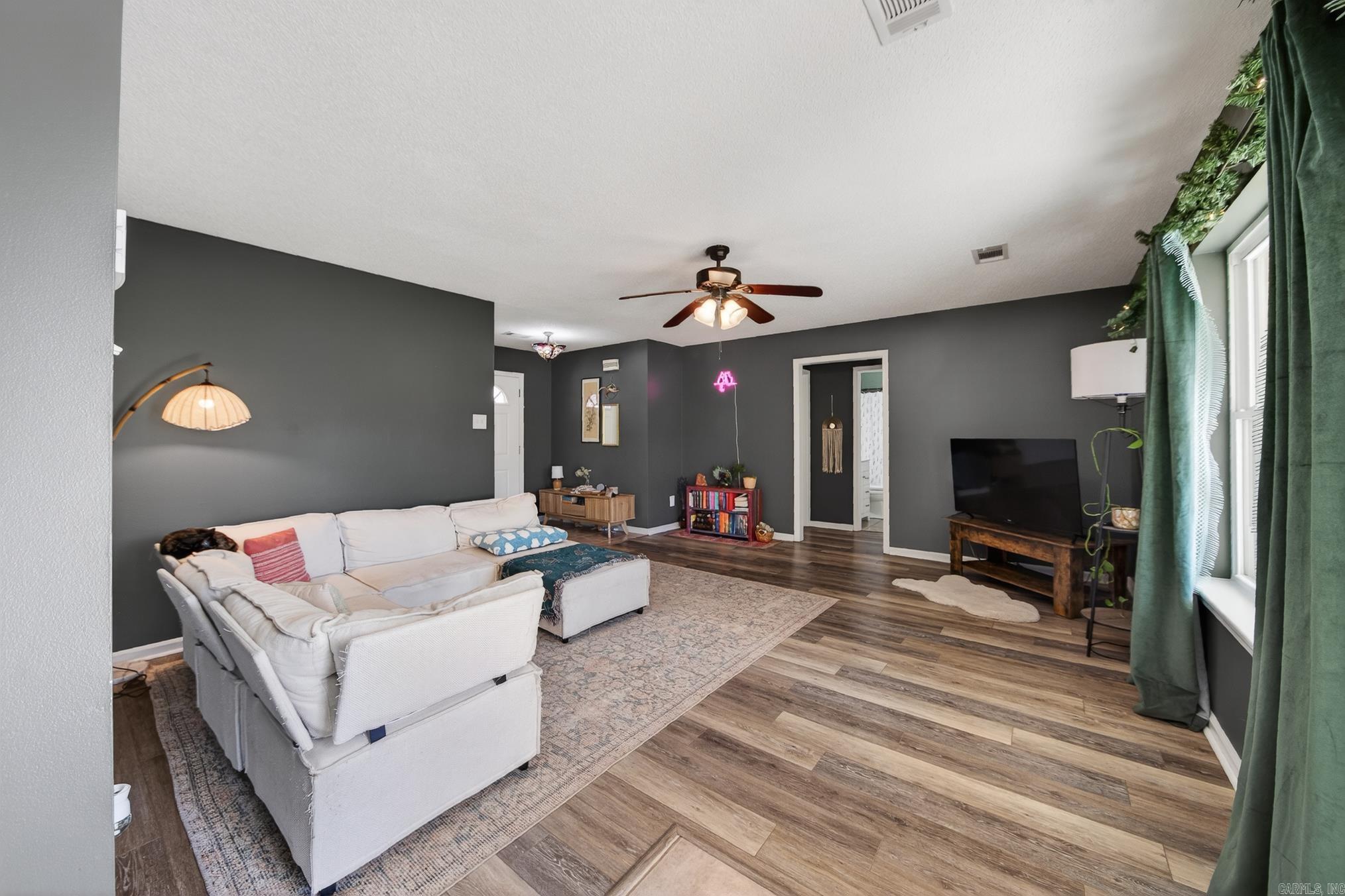 COUNTRY ESTATES SUB - Residential