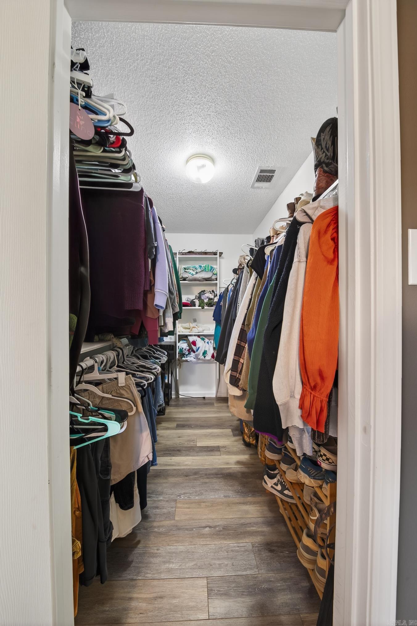 COUNTRY ESTATES SUB - Residential