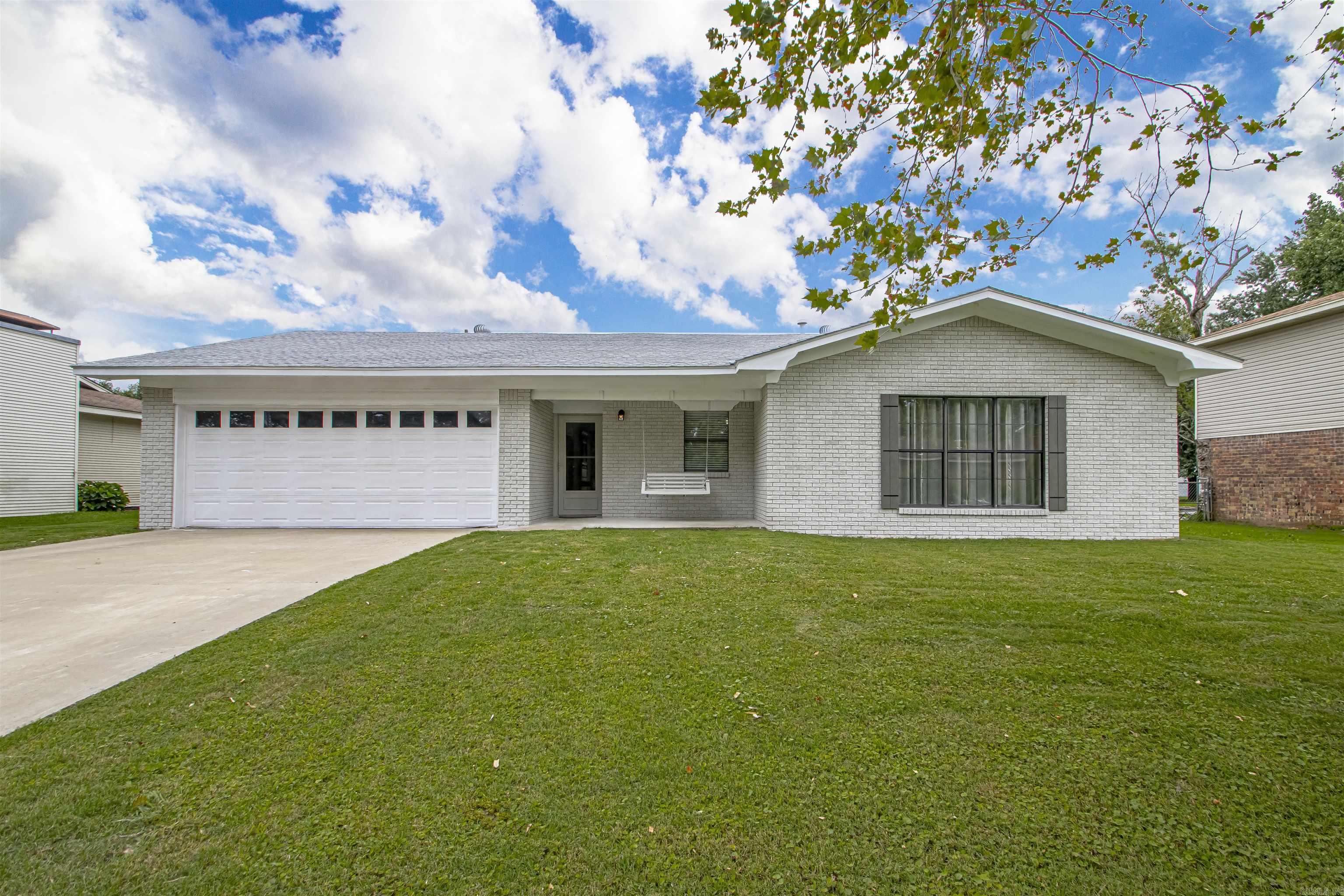 Welcome to 3 Valewood Cv! This inviting home offers 3 bedrooms, 2 bathrooms, and a comfortable, living space. This home has been beautifully updated and well maintained. The open floor plan connects the living room, dining area, and kitchen, creating an ideal space for your family. The kitchen features granite countertops and ample cabinet space. The primary bedroom has an en-suite bathroom and a spacious closet. The additional bedrooms can be used as guest rooms or home offices. Outside, you'll find a well-maintained yard with a brand new security fence, new deck and a heated and cooled sunroom. All the work has been done, you can move right in. Don't miss this opportunity!