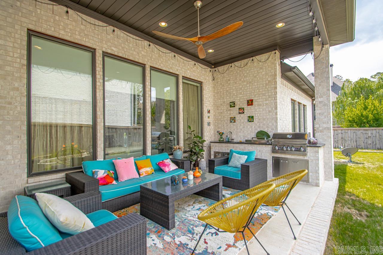 CHENAL VALLEY "MIRABEL COURT" - Residential