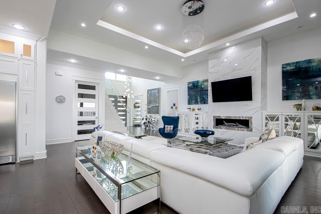 CHENAL VALLEY "MIRABEL COURT" - Residential