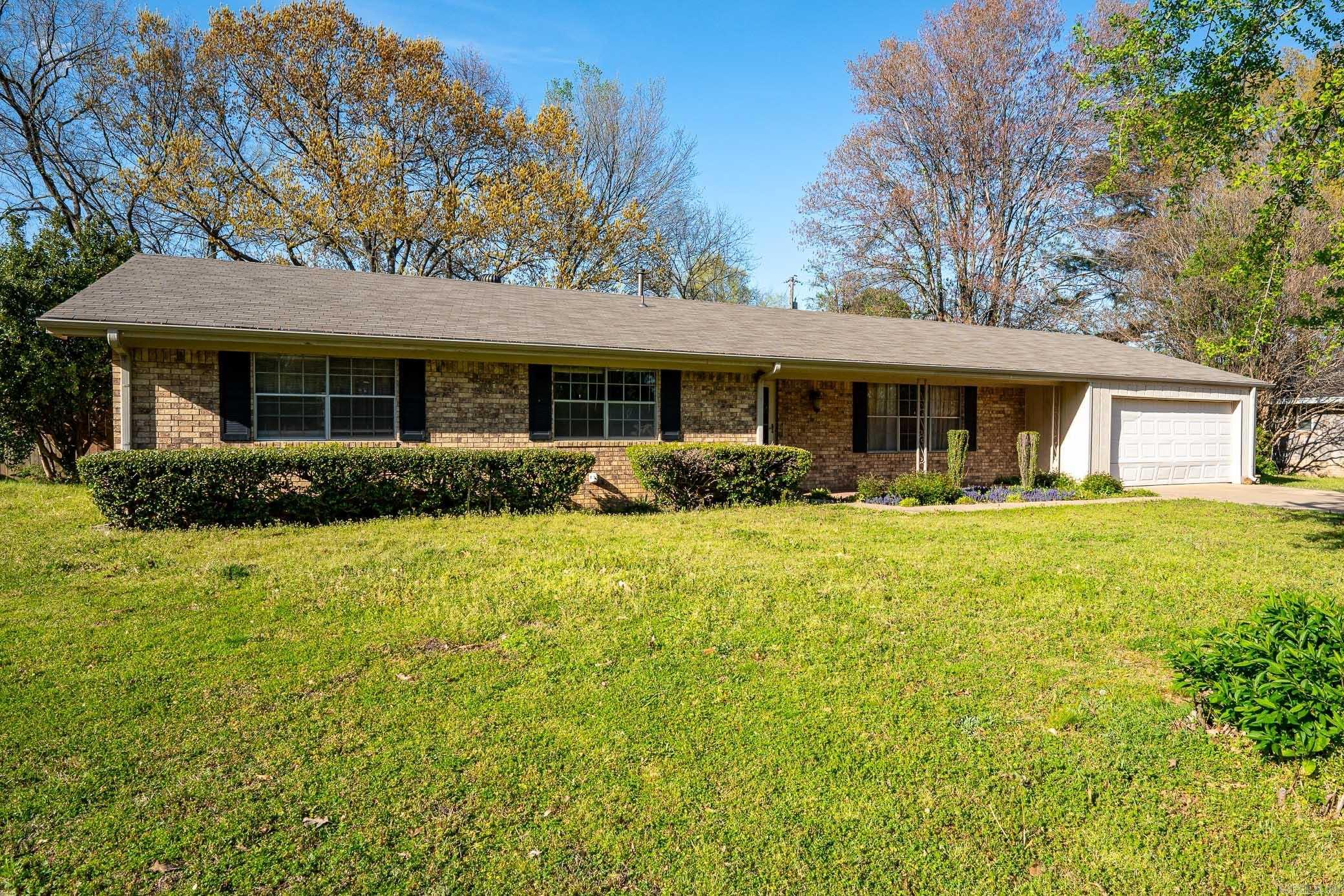 COLONIAL ACRES - Residential