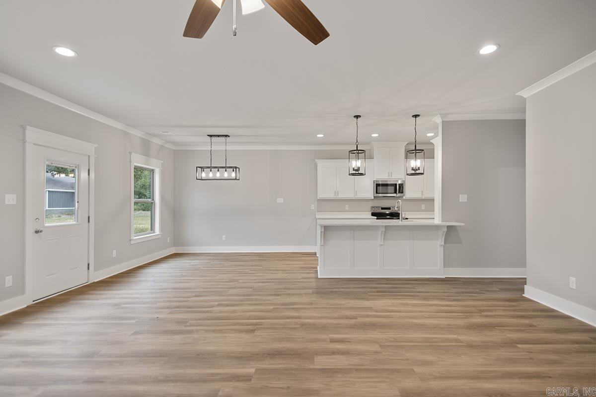 BENJAMIN GROVE - Residential