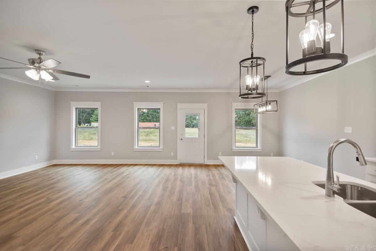 BENJAMIN GROVE - Residential