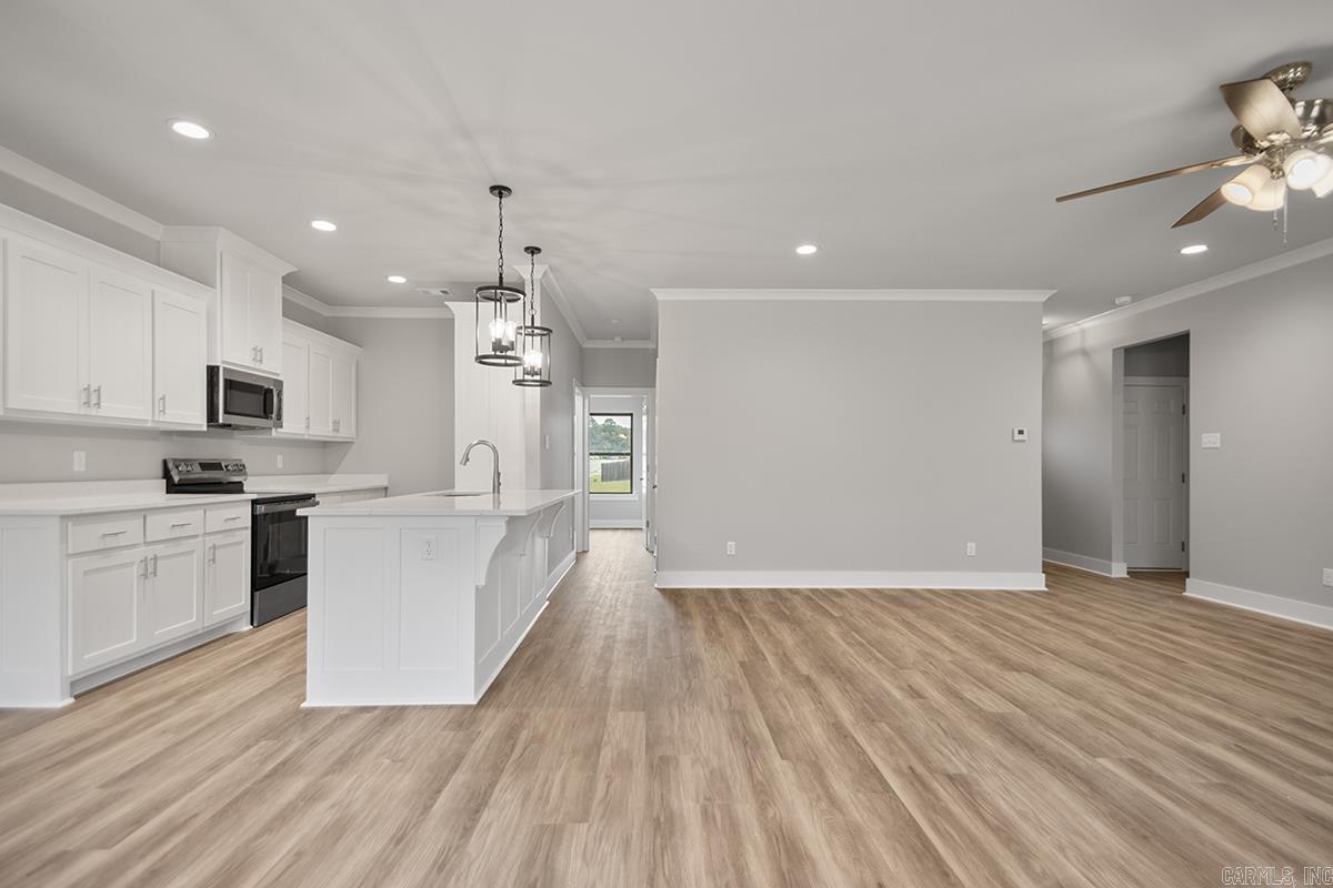 BENJAMIN GROVE - Residential