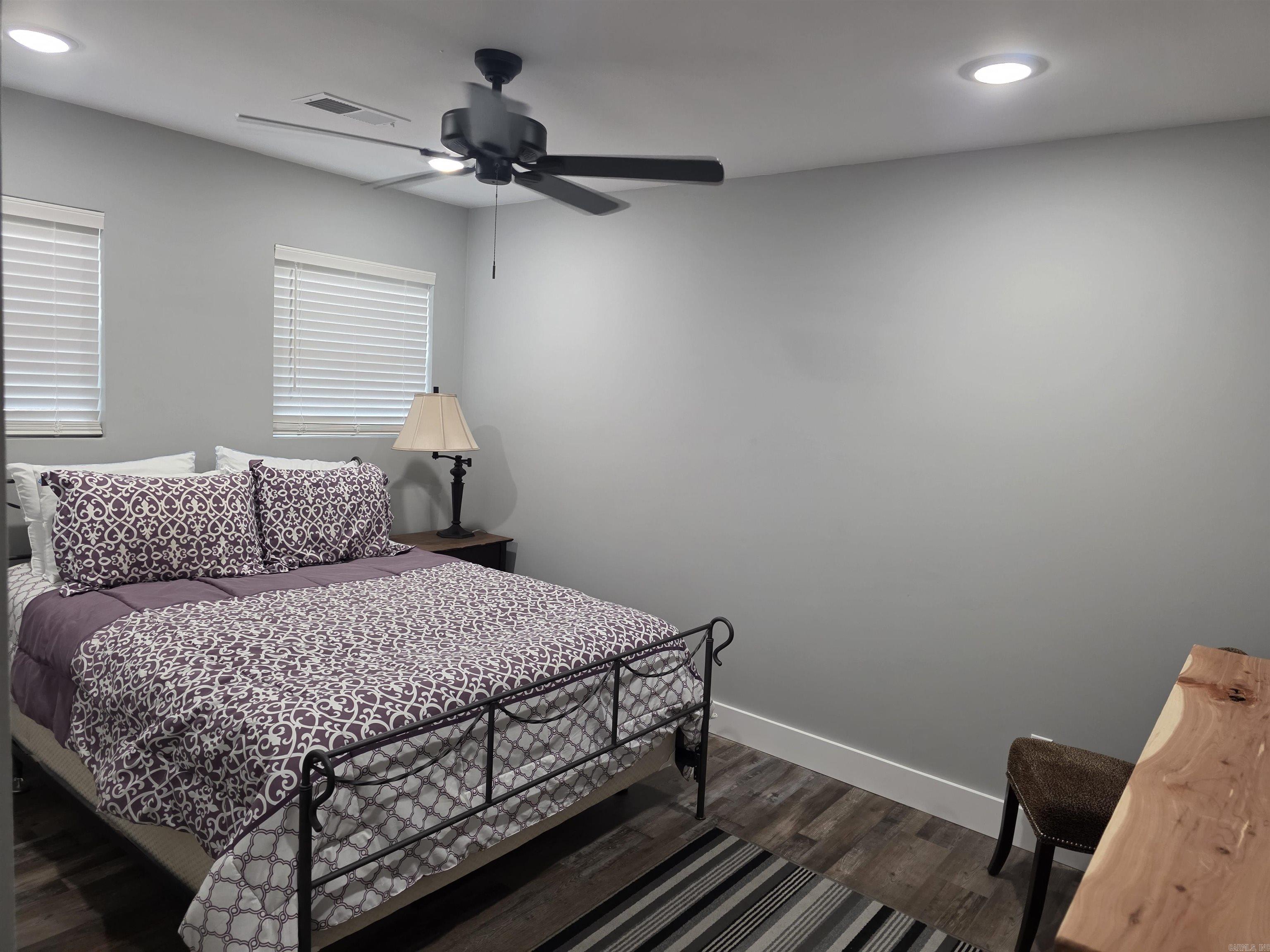 TWIN COVE ESTATES - LAKE - Residential