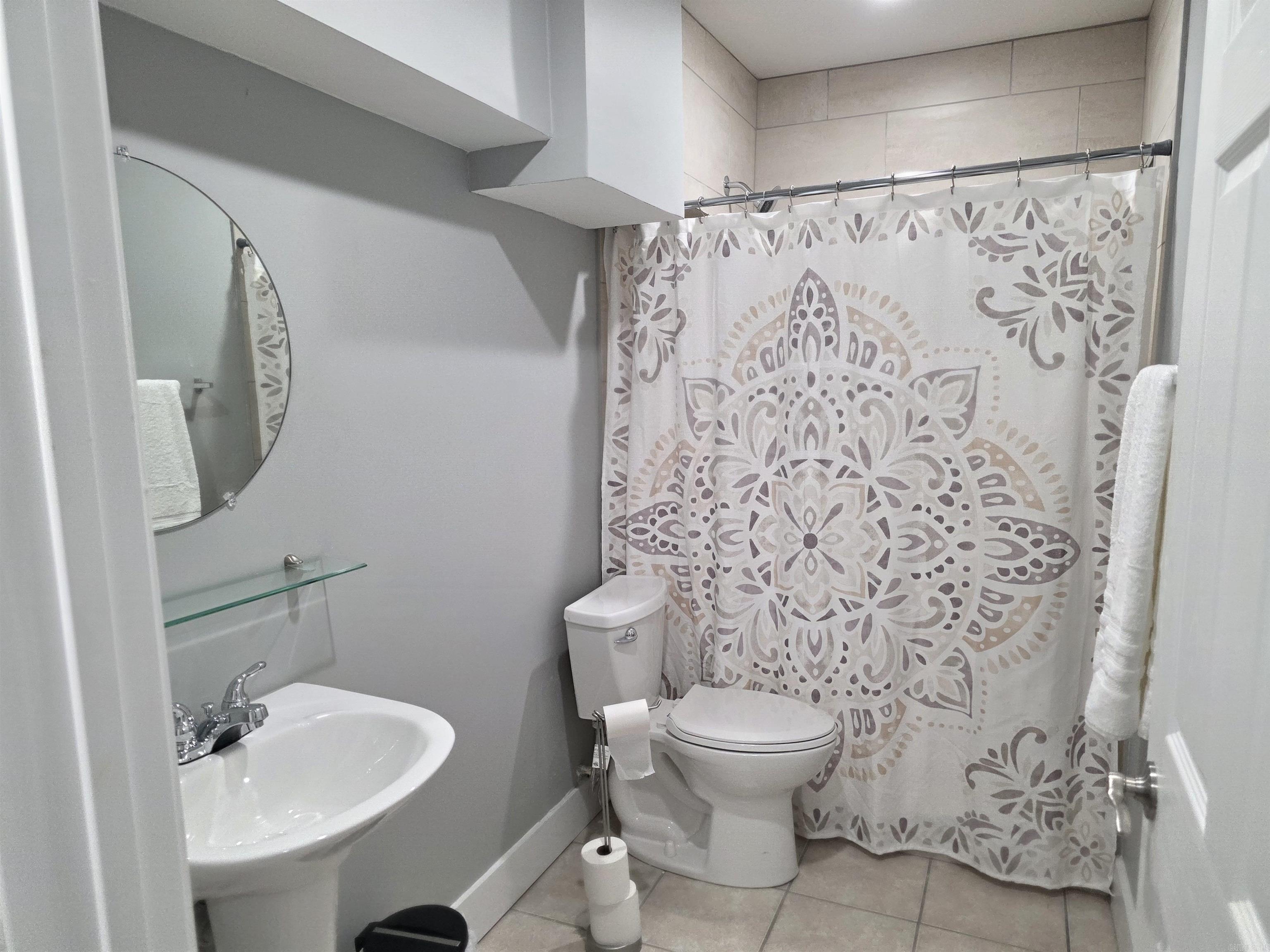 TWIN COVE ESTATES - LAKE - Residential