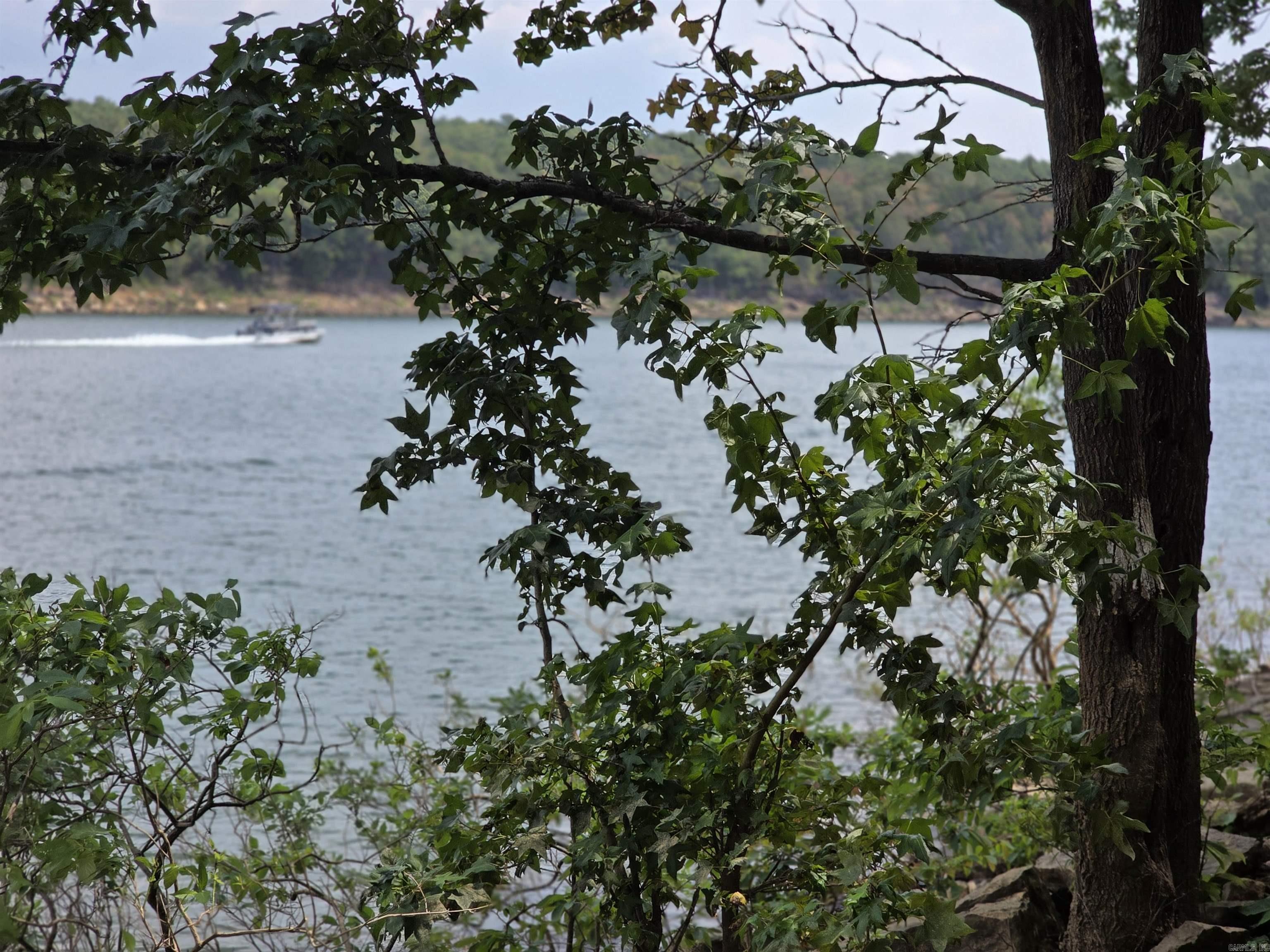 TWIN COVE ESTATES - LAKE - Residential