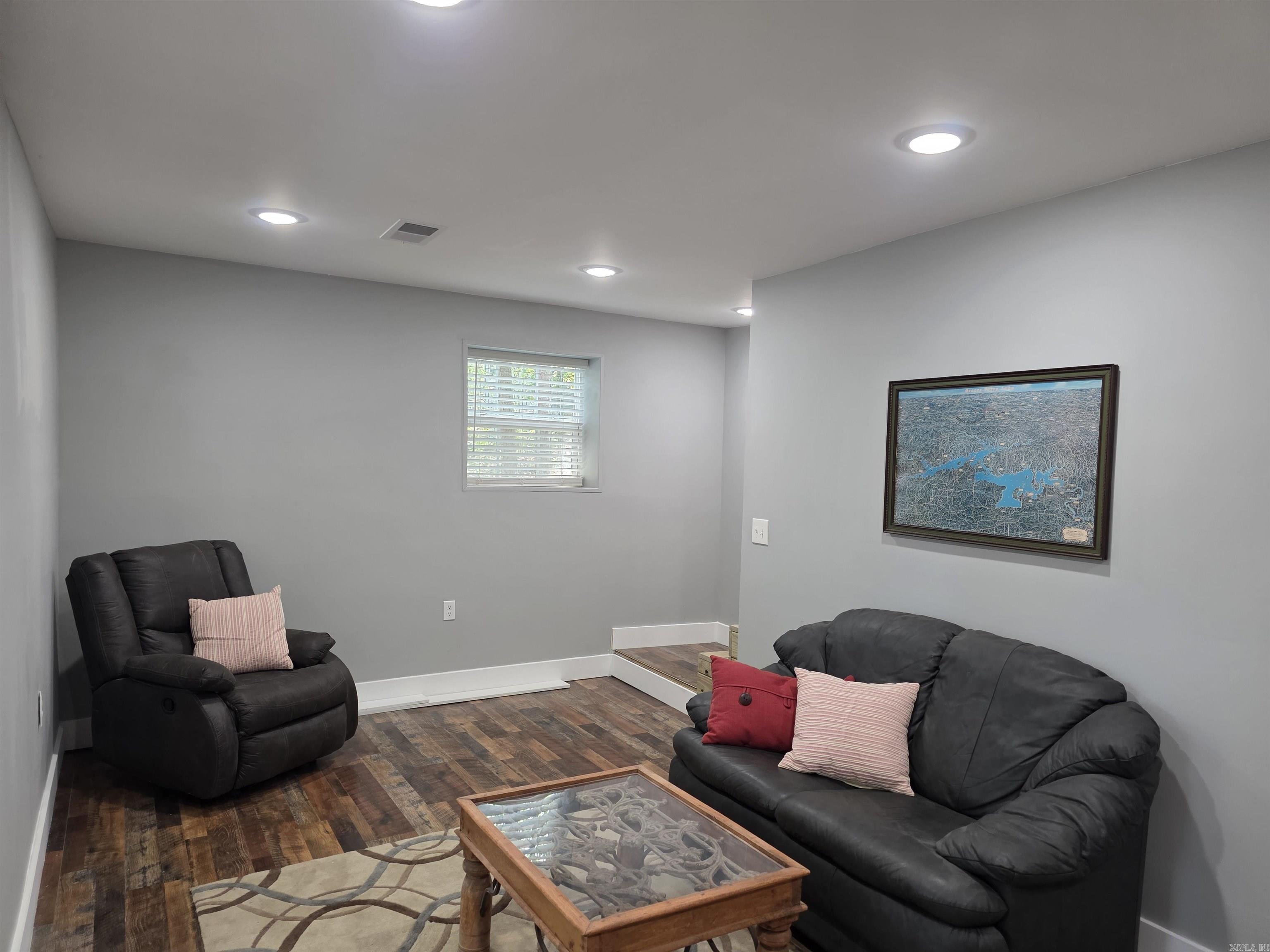 TWIN COVE ESTATES - LAKE - Residential