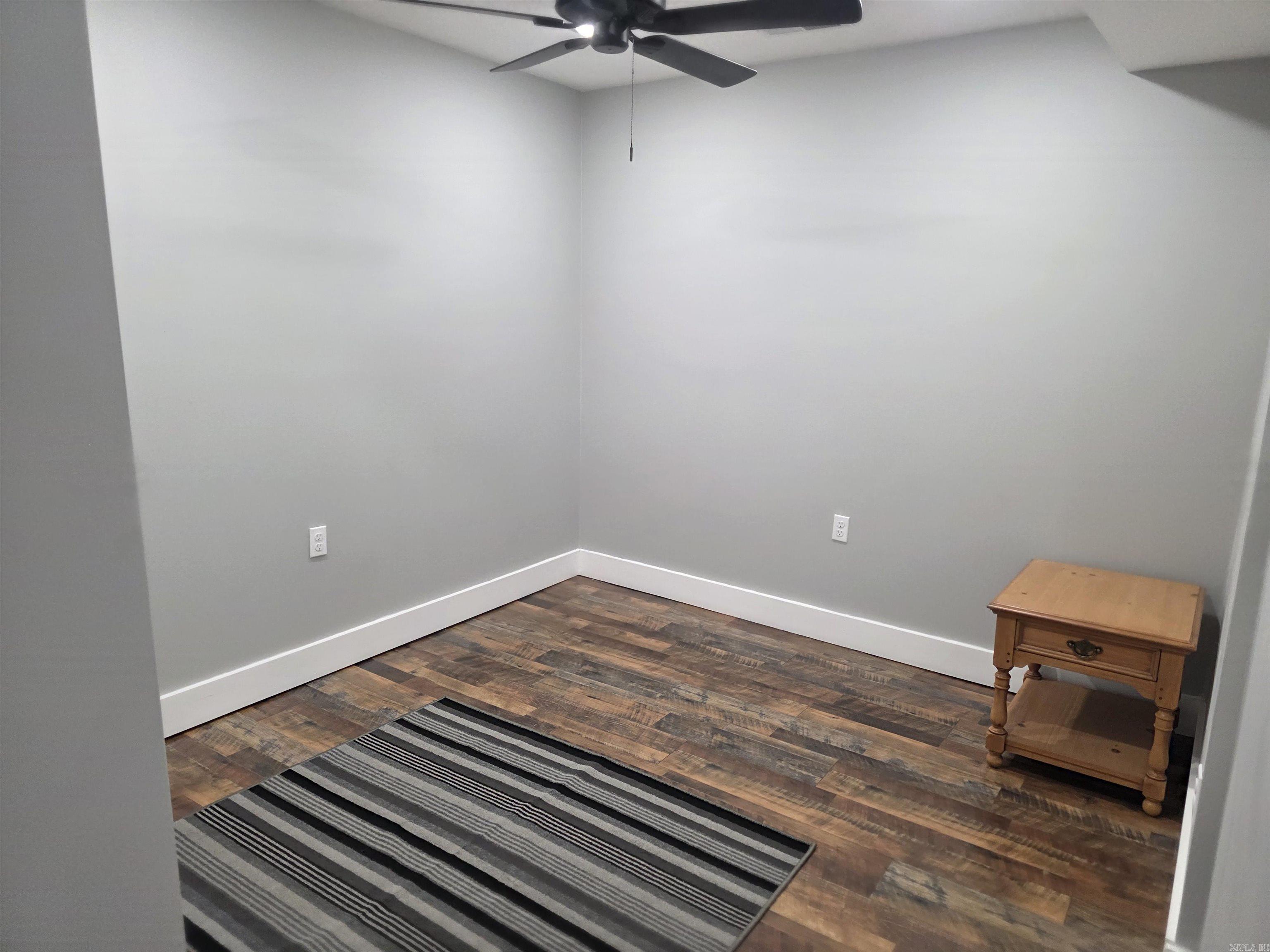 TWIN COVE ESTATES - LAKE - Residential