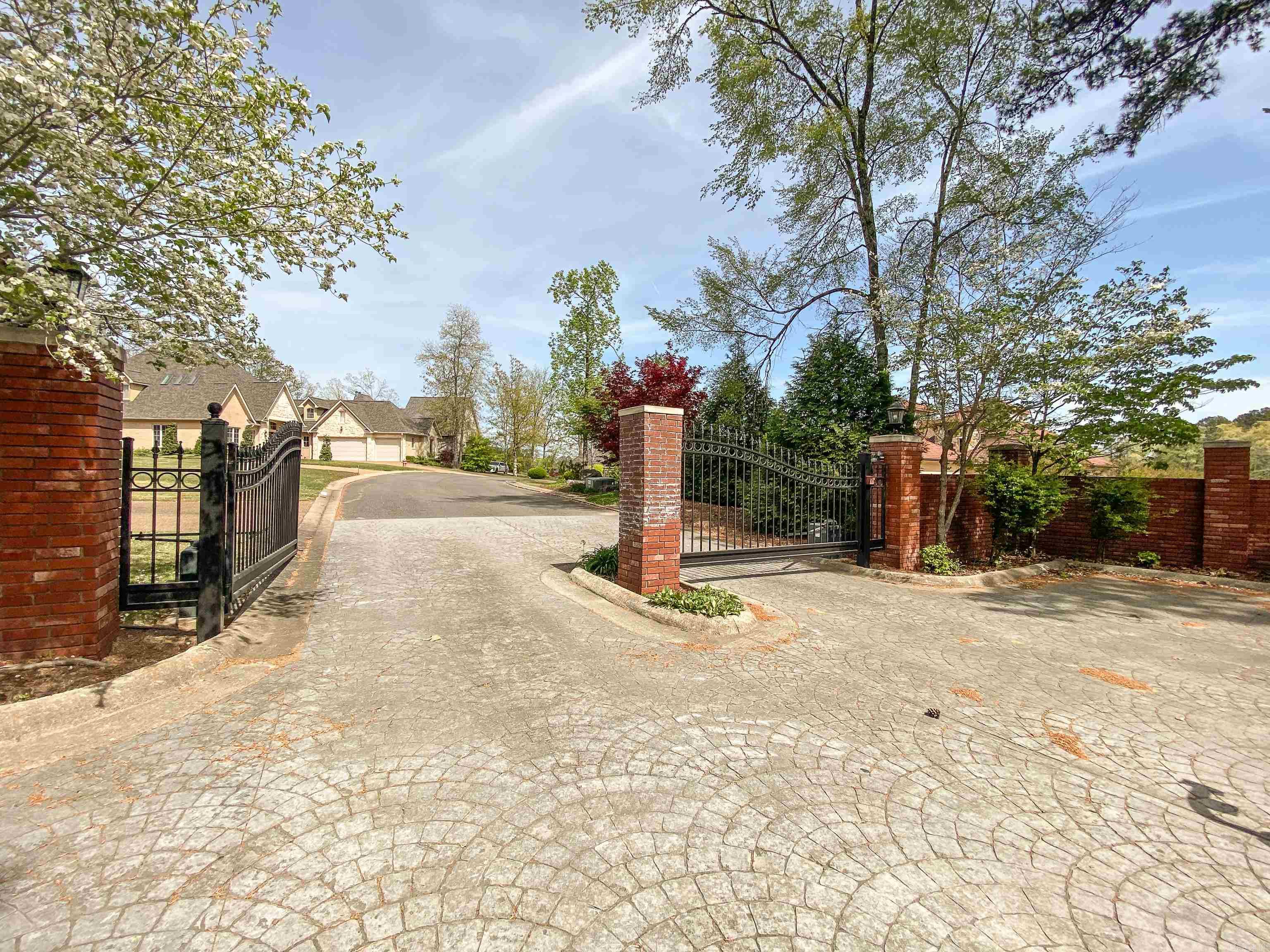 BAYVIEW ESTATES - Residential