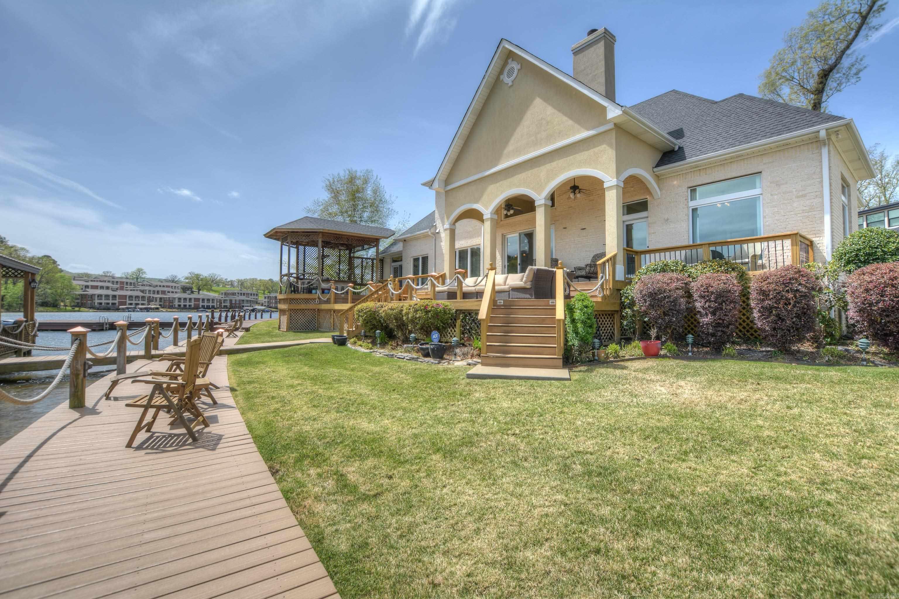 BAYVIEW ESTATES - Residential