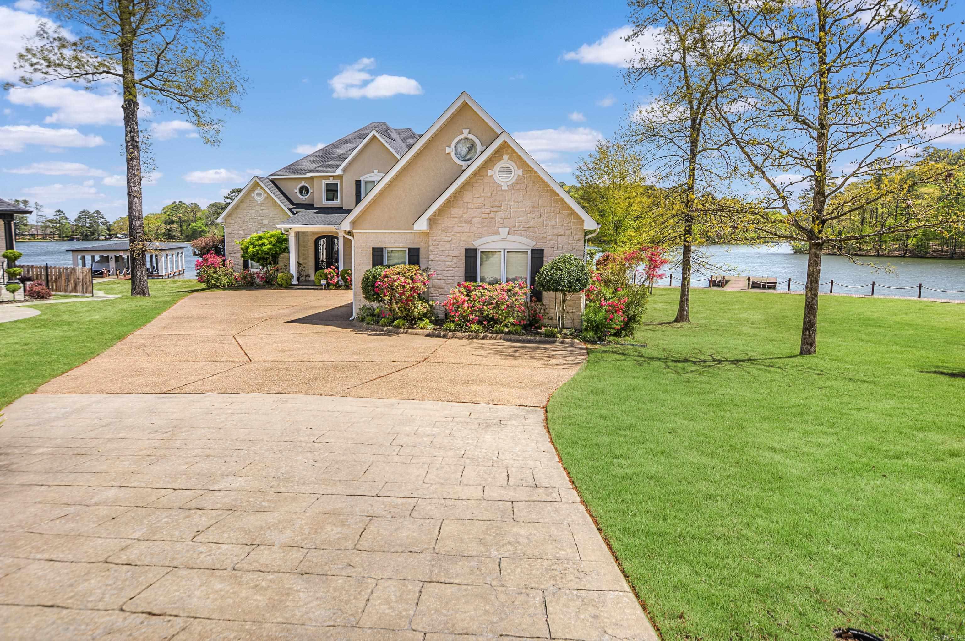 BAYVIEW ESTATES - Residential