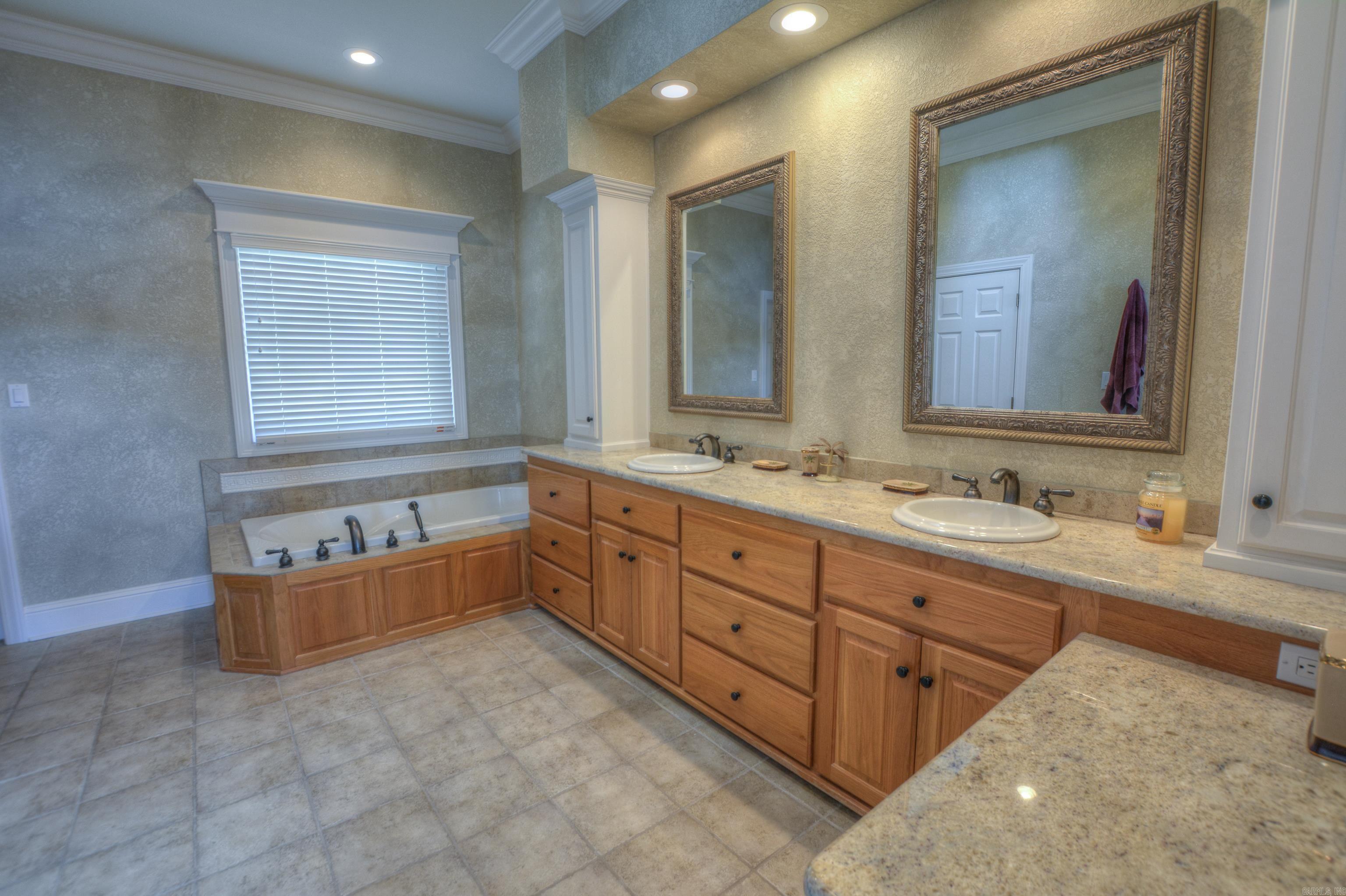 BAYVIEW ESTATES - Residential