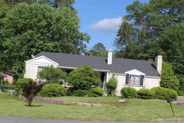 No Disclosure, To be sold AS IS. Buyter agent and buyer must sign Hold Harmless (DOCS ON LINE) prior to entering property. Access will not be provided without the form. Large home on quiet dead end street needs work but has lotsd of potential. Any finance offer must have a preapproval from lender that will make a rehab loan,l and preapproval must state that lender has reviewed buyer credit, income, and assets to close, and is aware of conditon of property, and these iotems are not a condition for loan approval. Cash offers must provide POF dated within last 20 days showing buyer name, bank name, and balance ( no online copy or phone photos- must be legible and scannable).