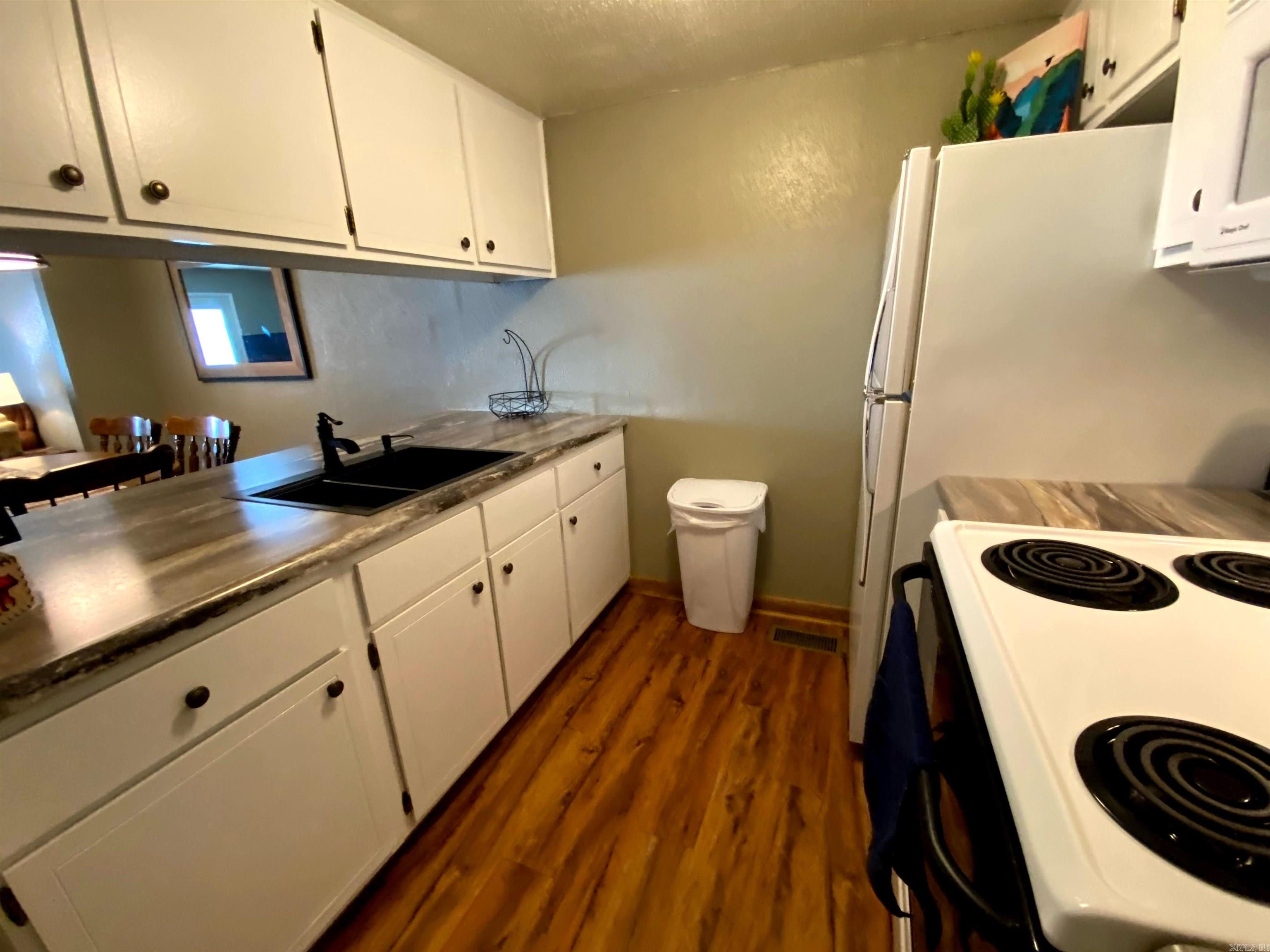 Chelsea Glade Condo - Residential Lease