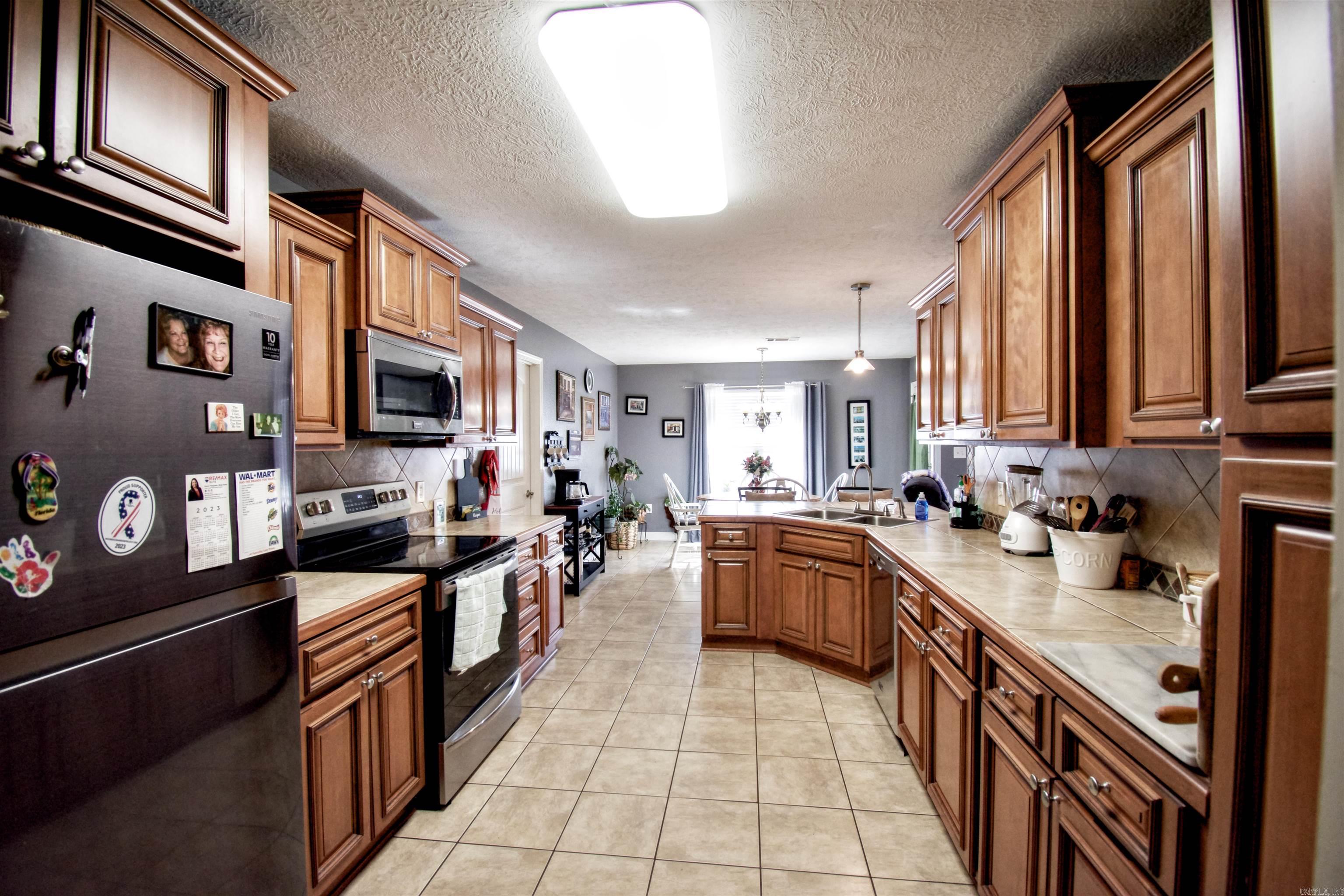 JEWELS ESTATES - Residential