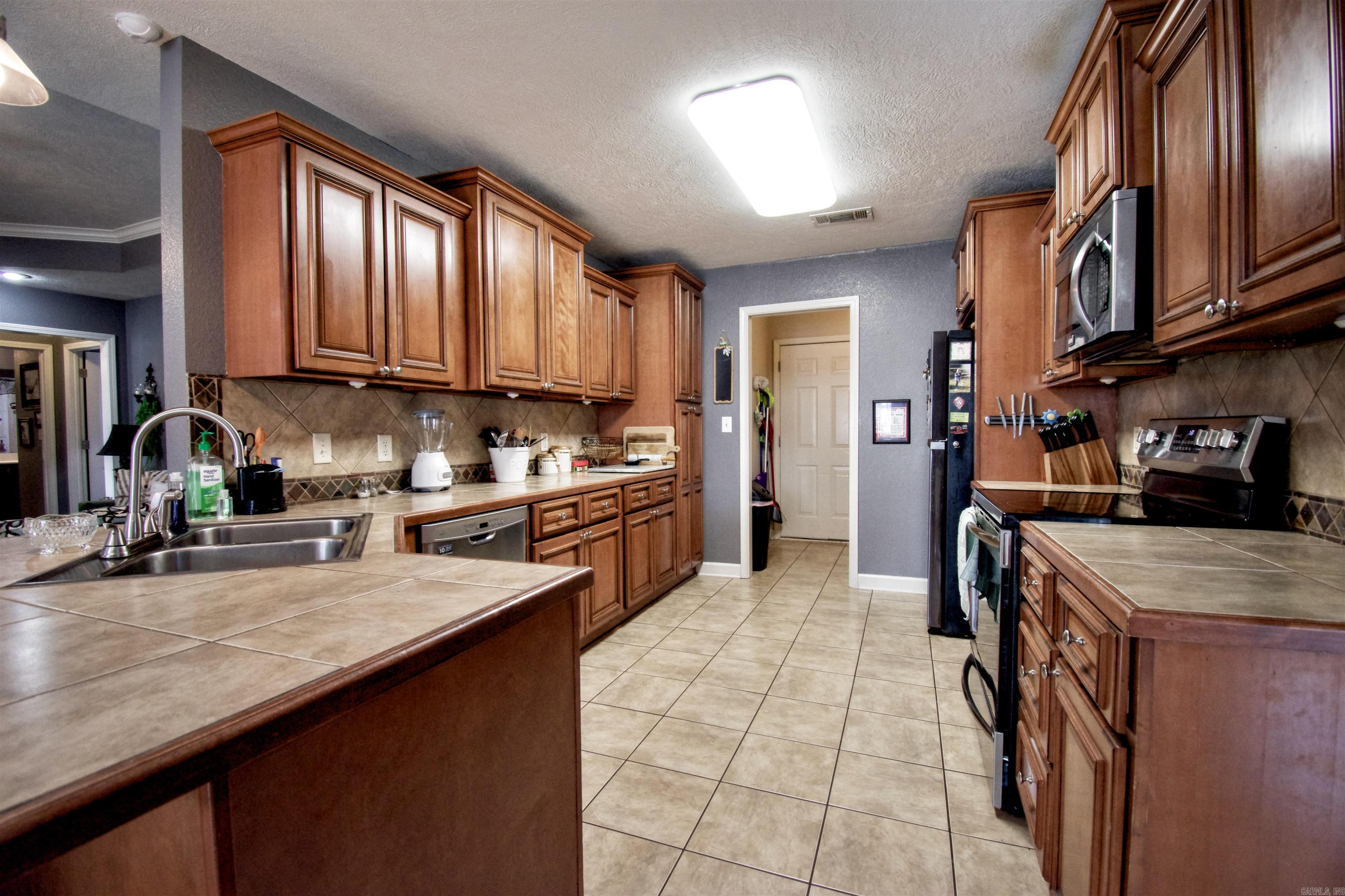 JEWELS ESTATES - Residential