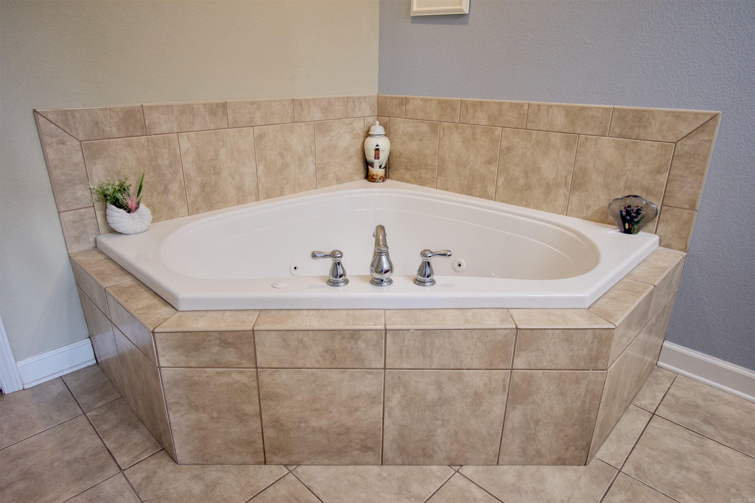 JEWELS ESTATES - Residential