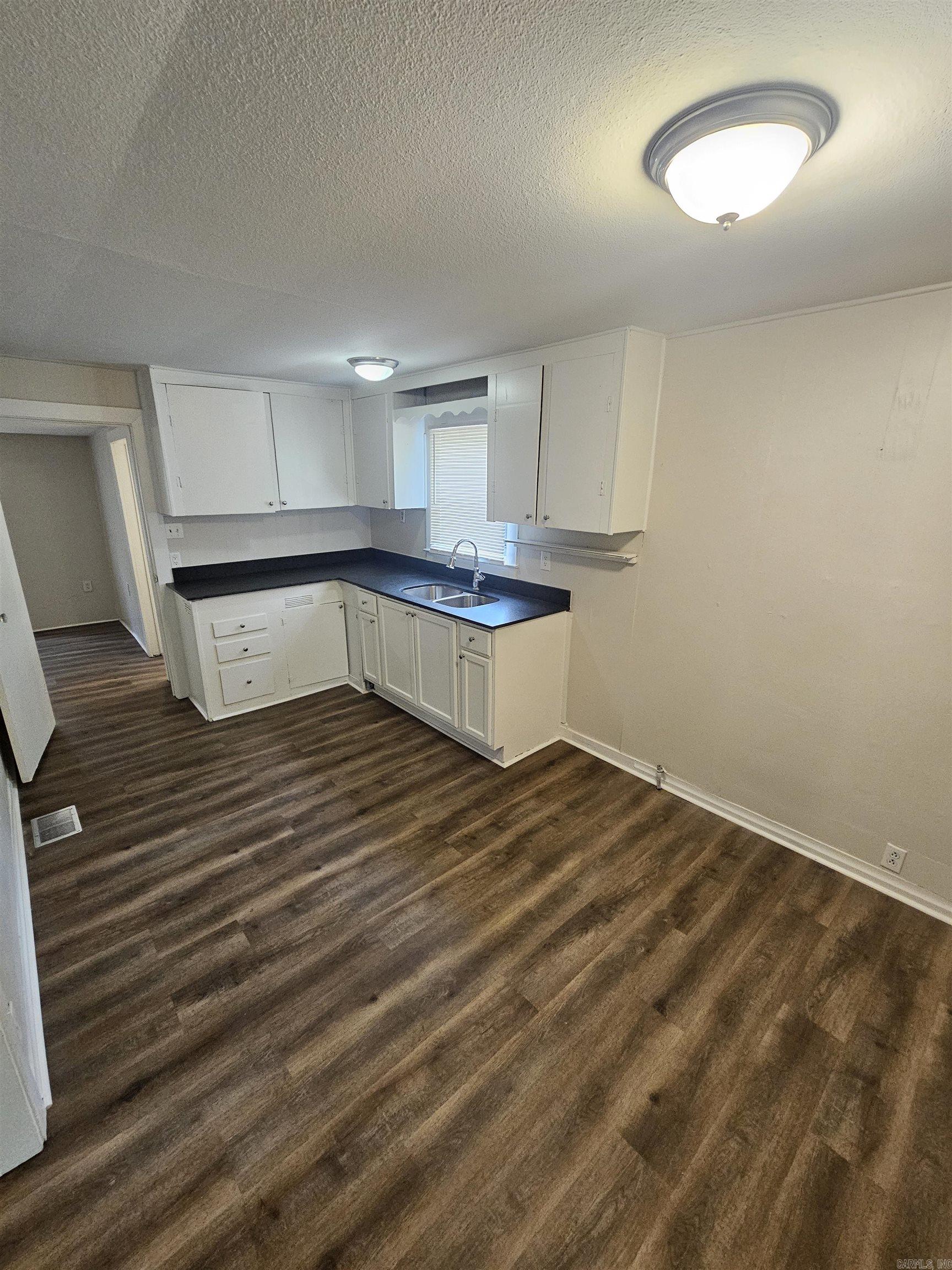 1S-12-29 - Residential Lease