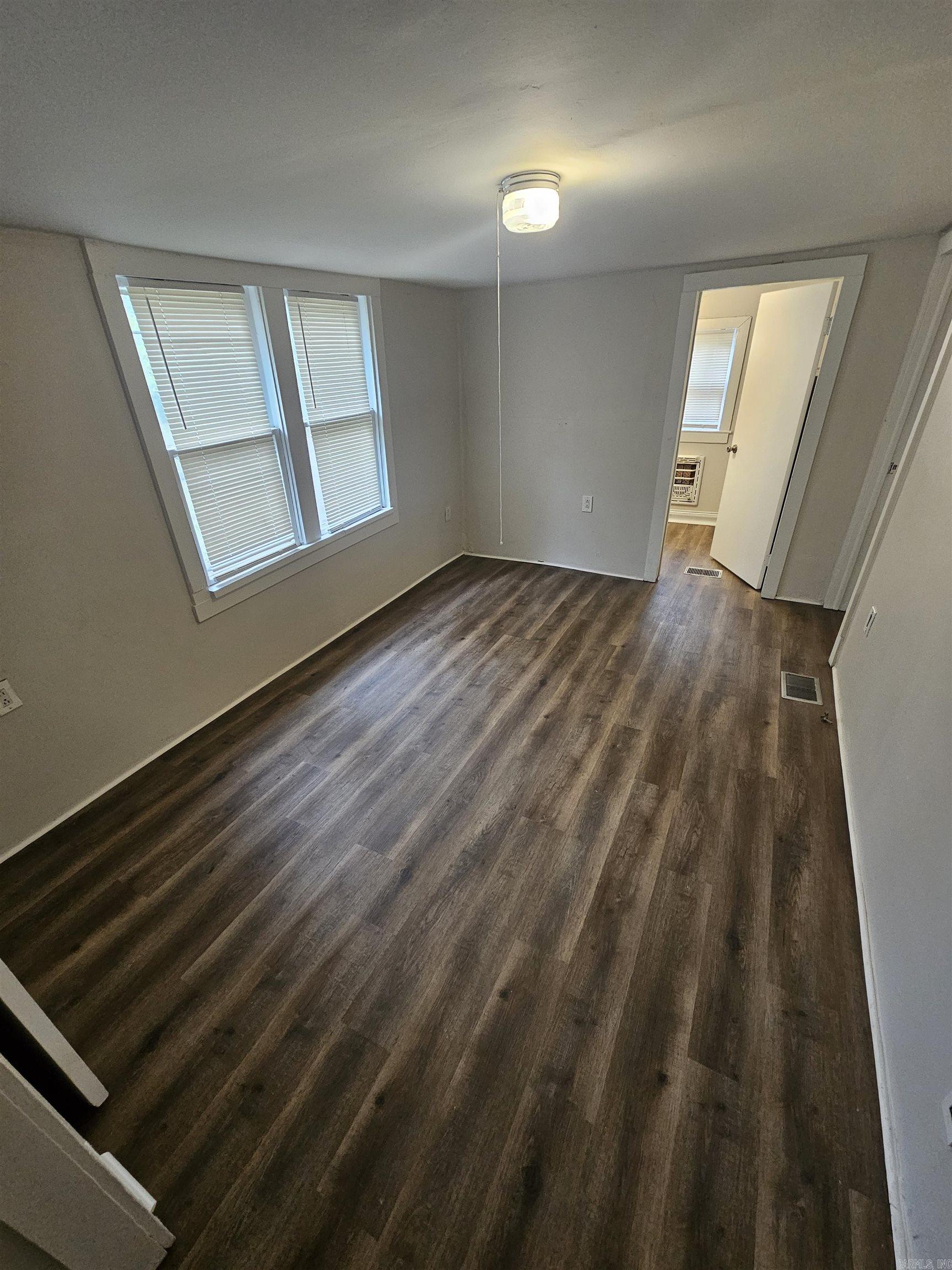 1S-12-29 - Residential Lease