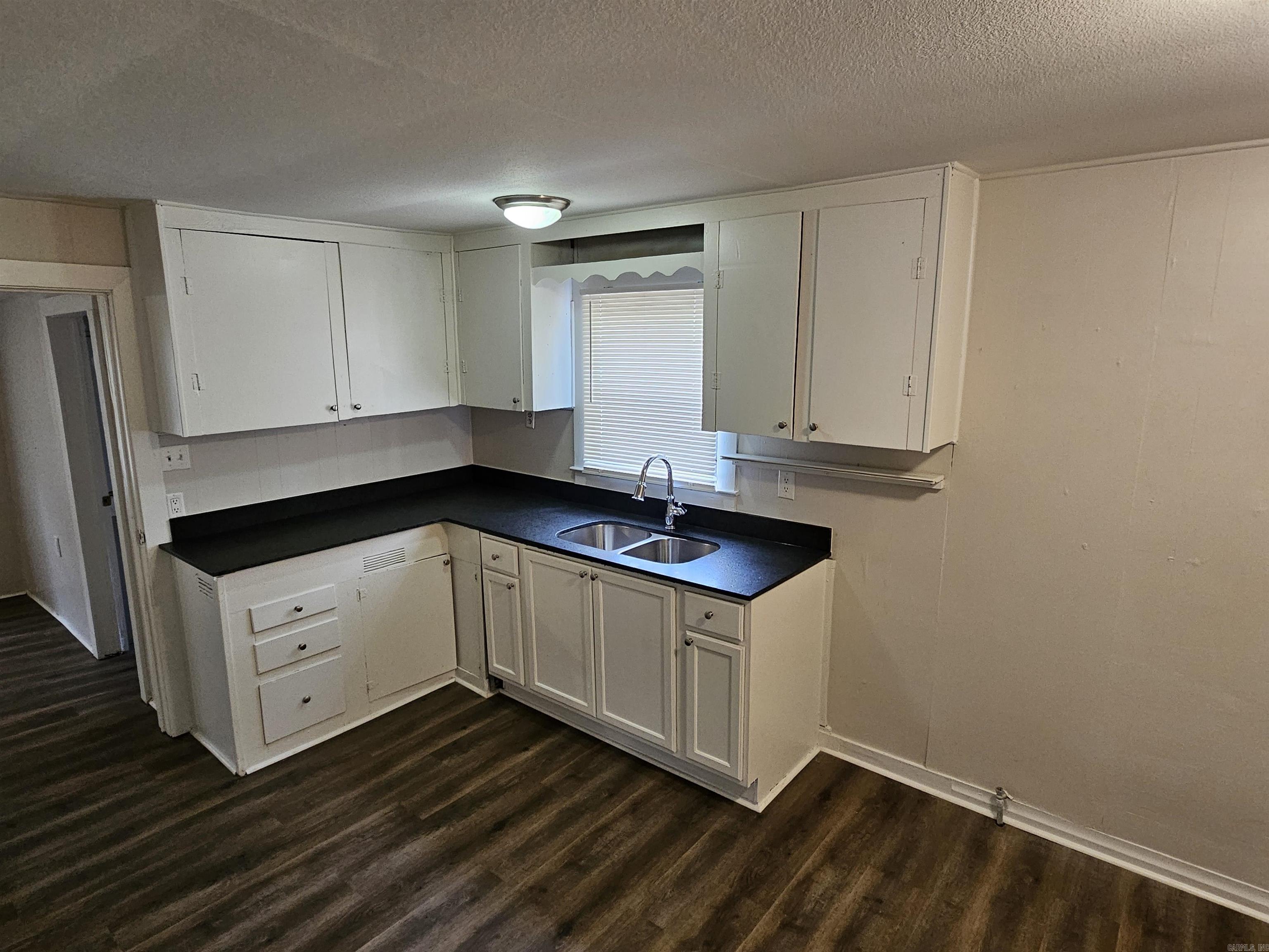 1S-12-29 - Residential Lease