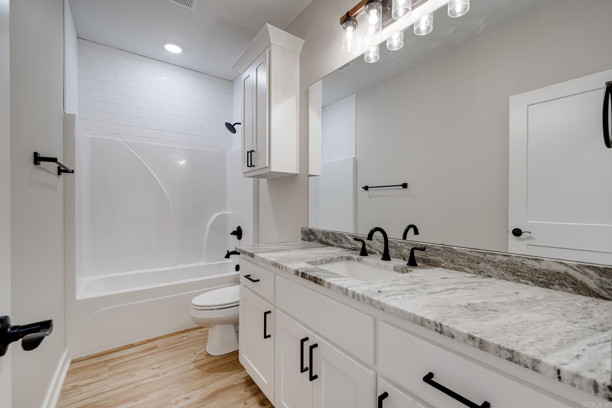 IVY PLACE - Residential