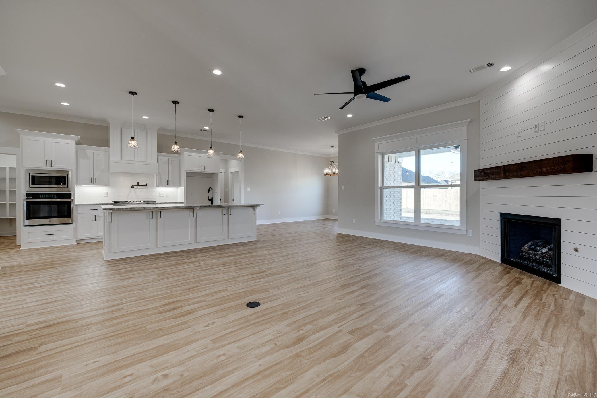 IVY PLACE - Residential