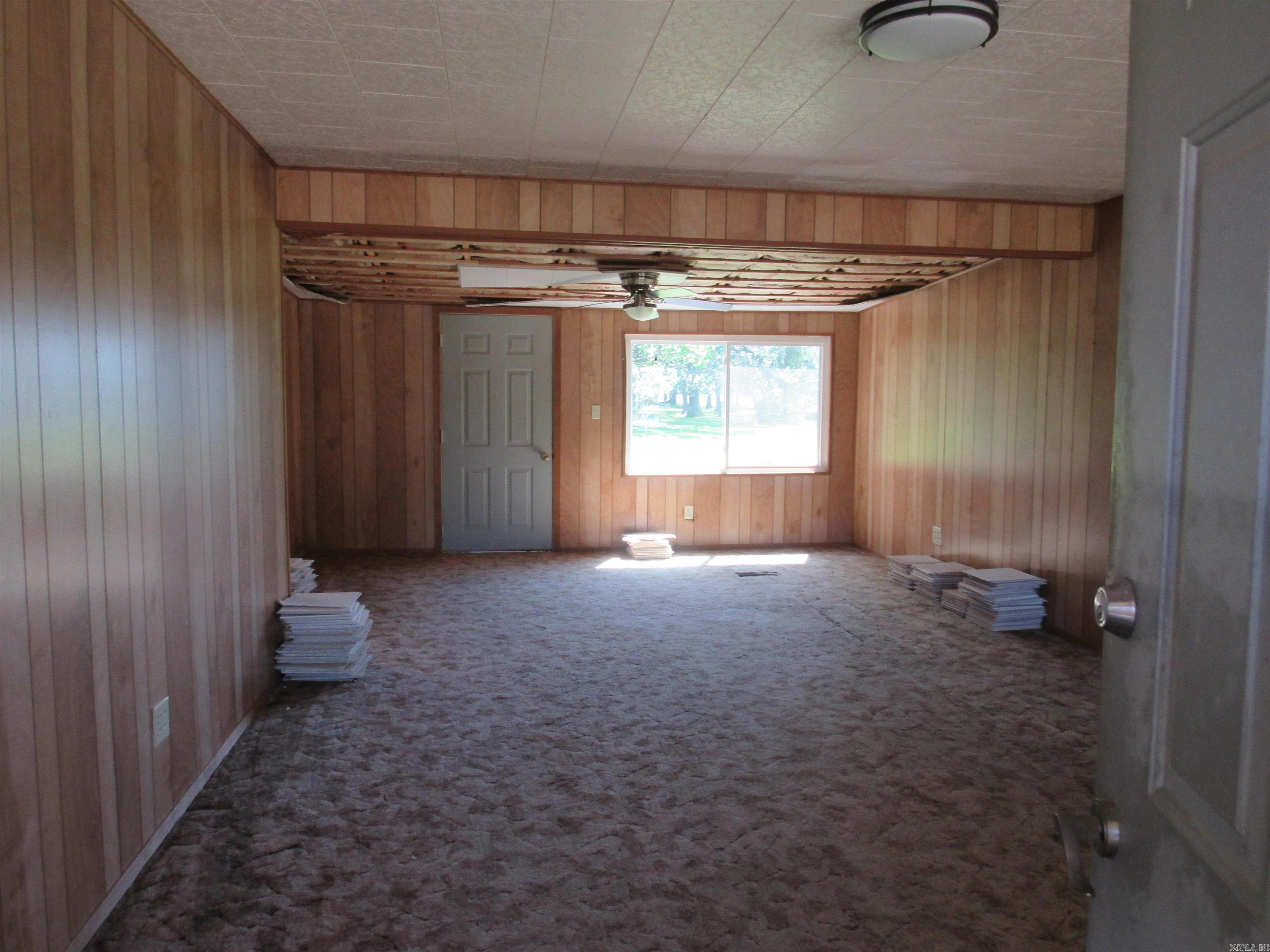 OVERCUP LAKE RESORT - Residential