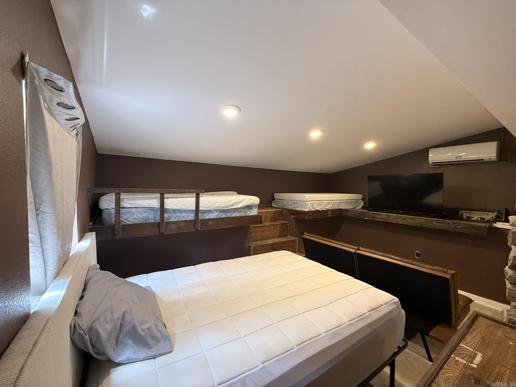Lakeshore Hills-Andersons Lake - Residential