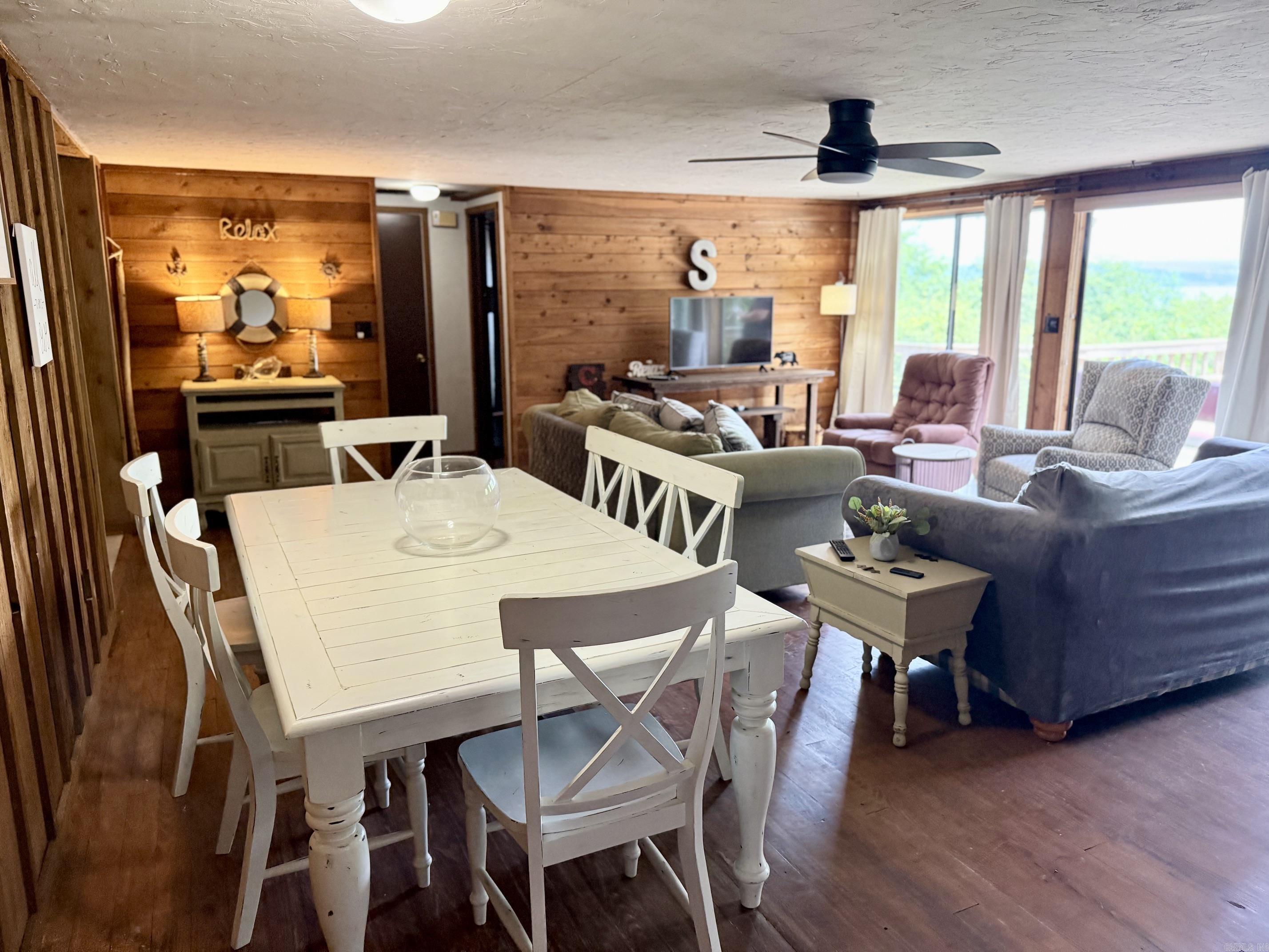 Lakeshore Hills-Andersons Lake - Residential