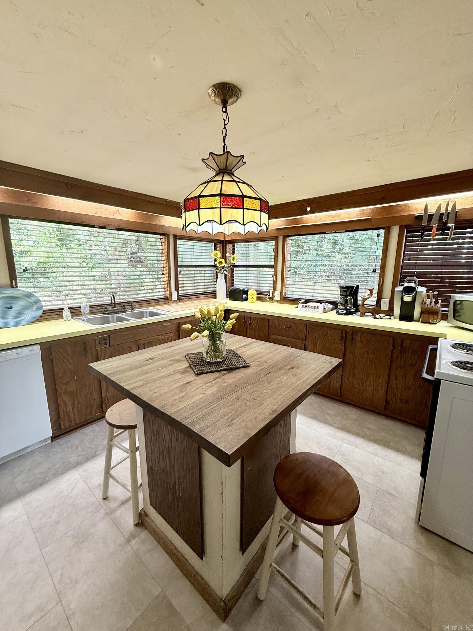 Lakeshore Hills-Andersons Lake - Residential