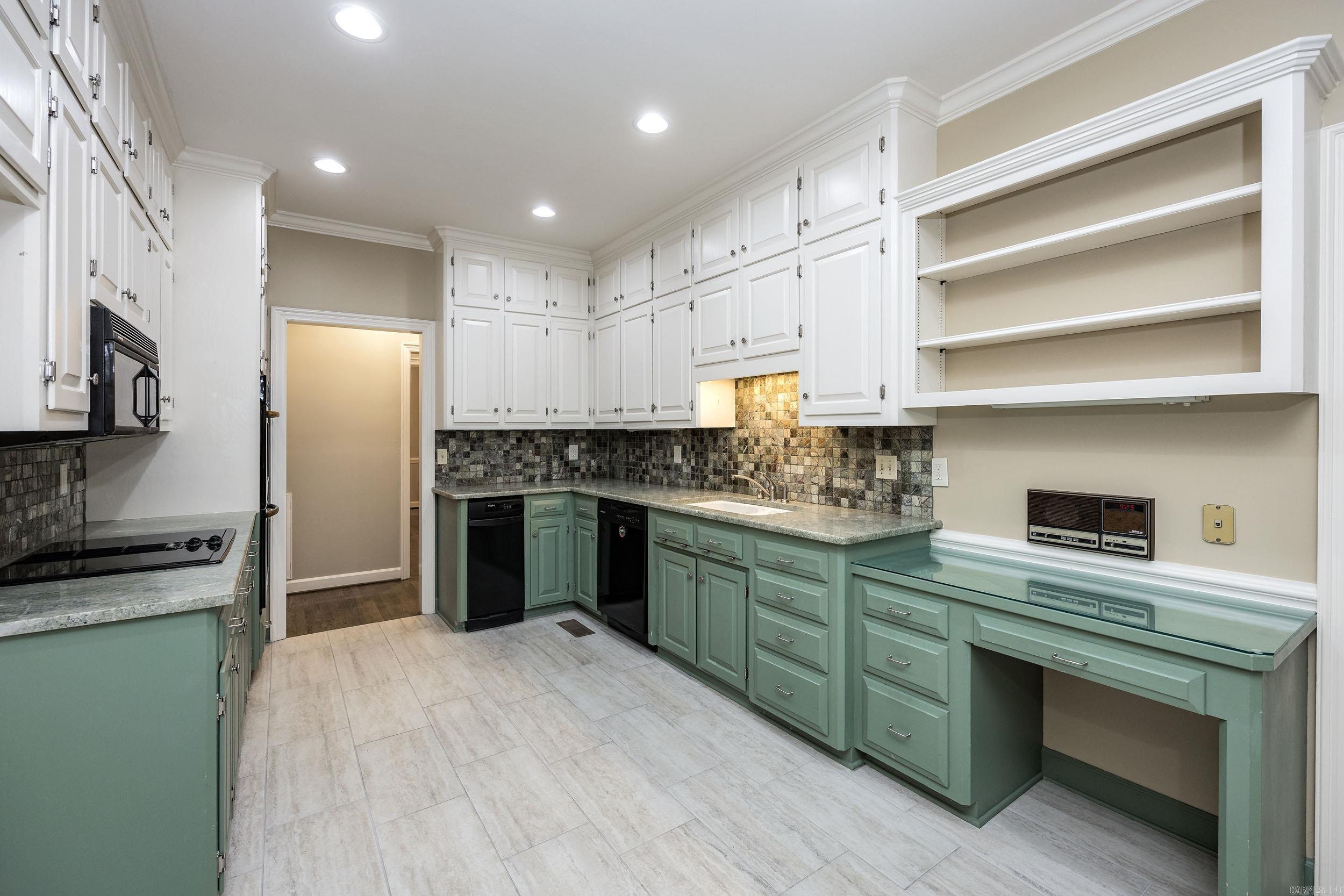 PLEASANT VALLEY MANOR - Residential