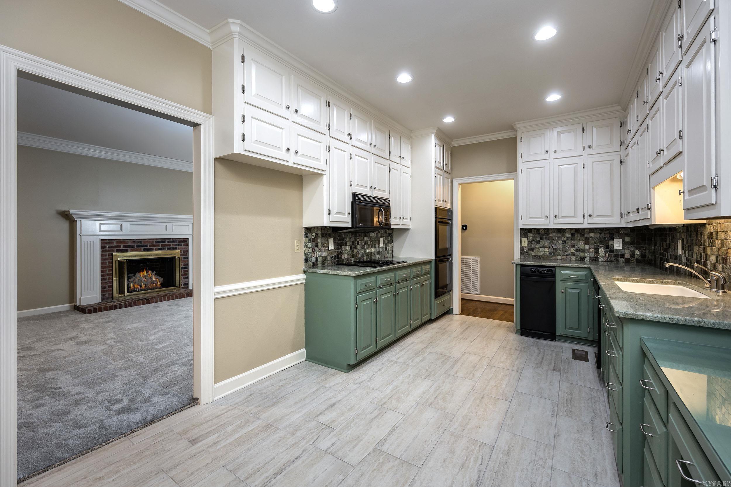 PLEASANT VALLEY MANOR - Residential