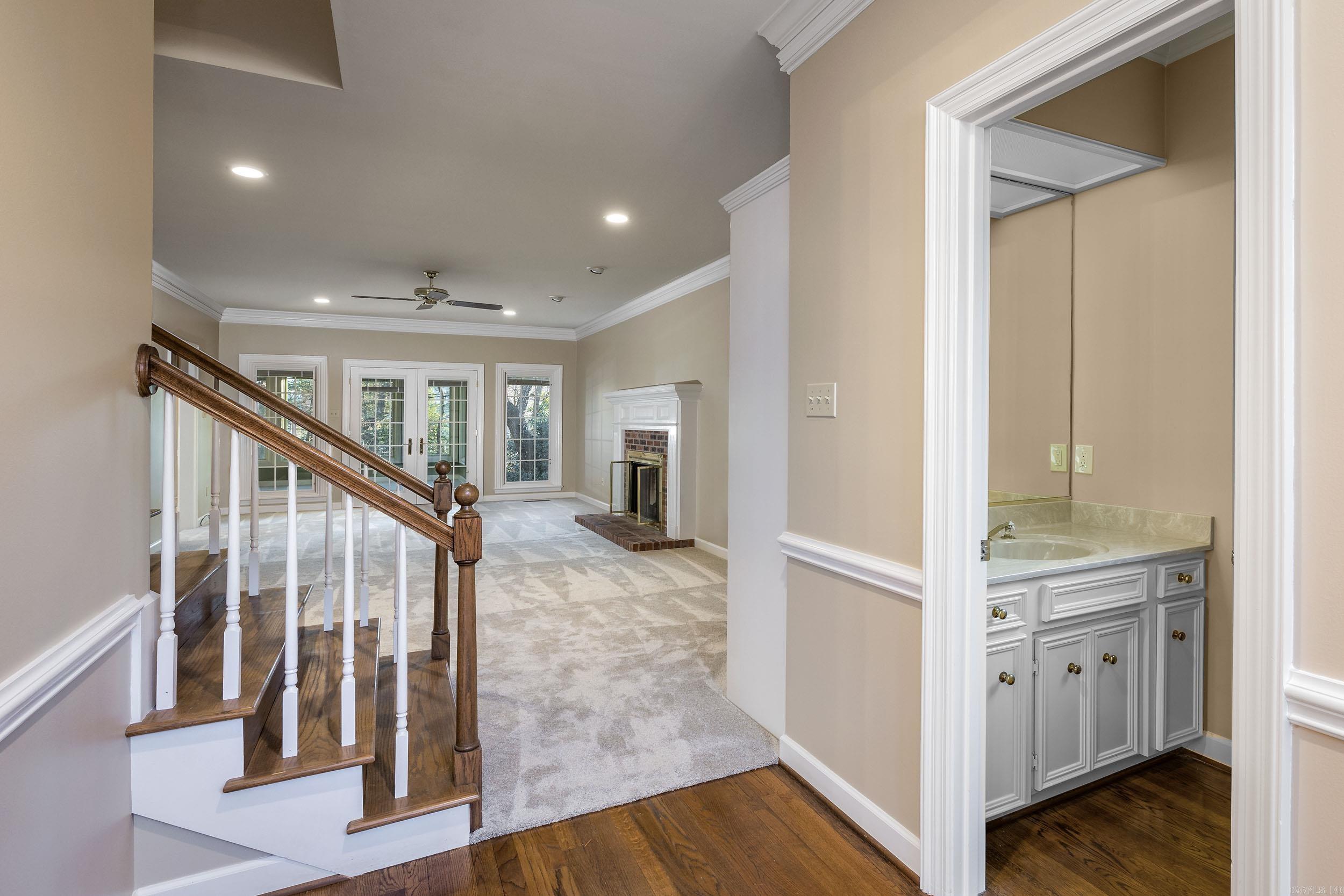 PLEASANT VALLEY MANOR - Residential