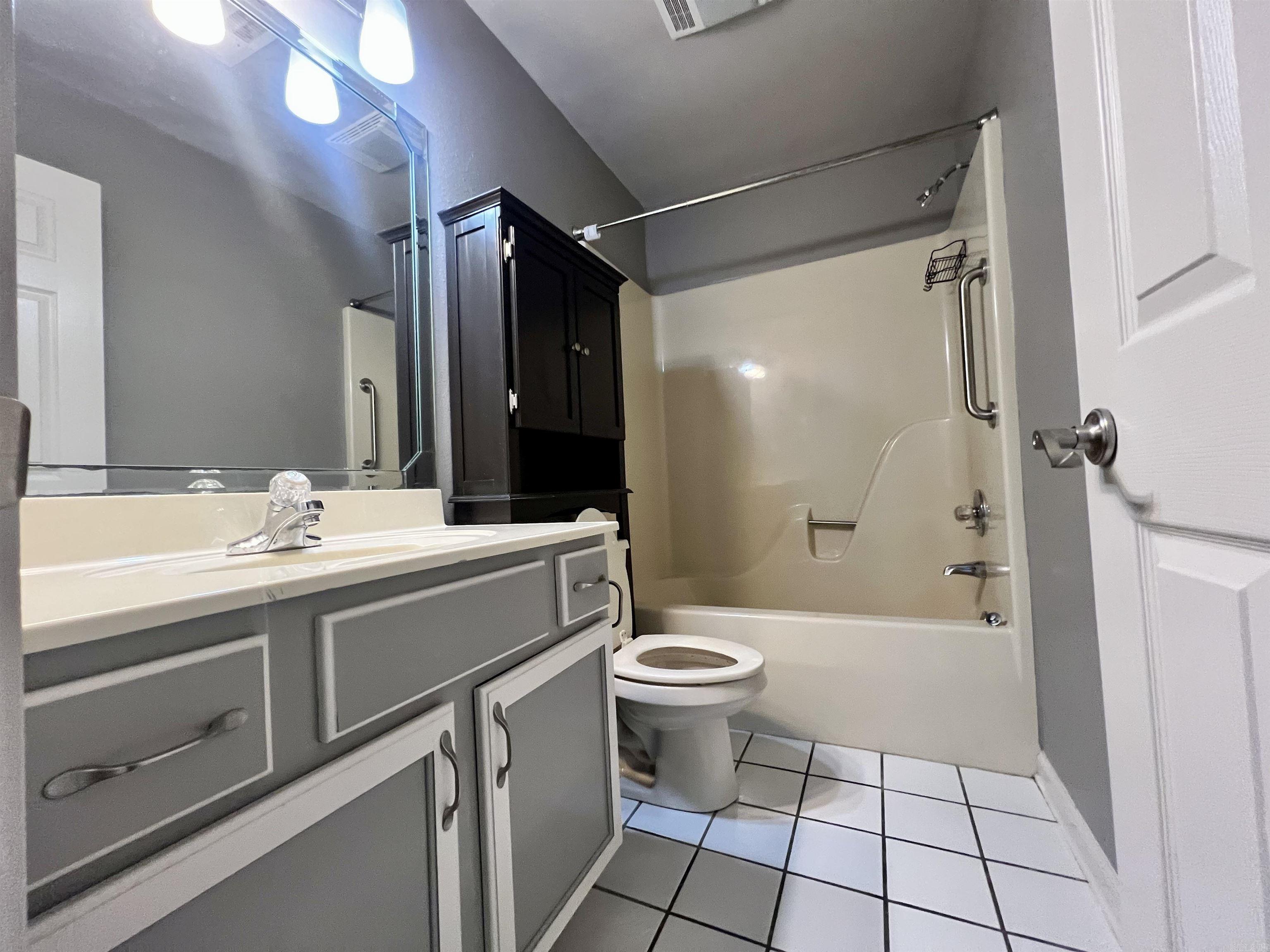 COUNTRY SQUIRE ADD - Residential