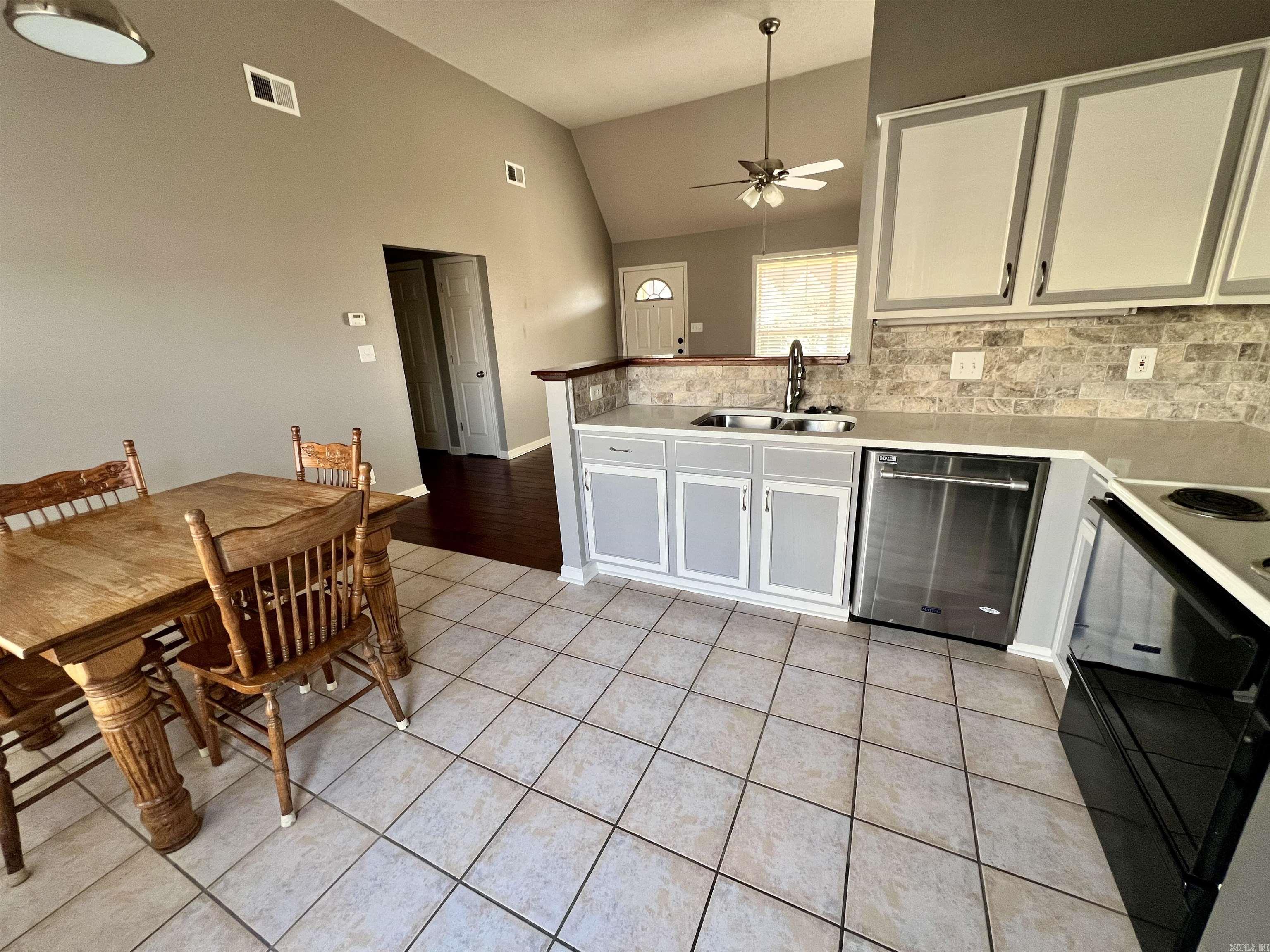 COUNTRY SQUIRE ADD - Residential