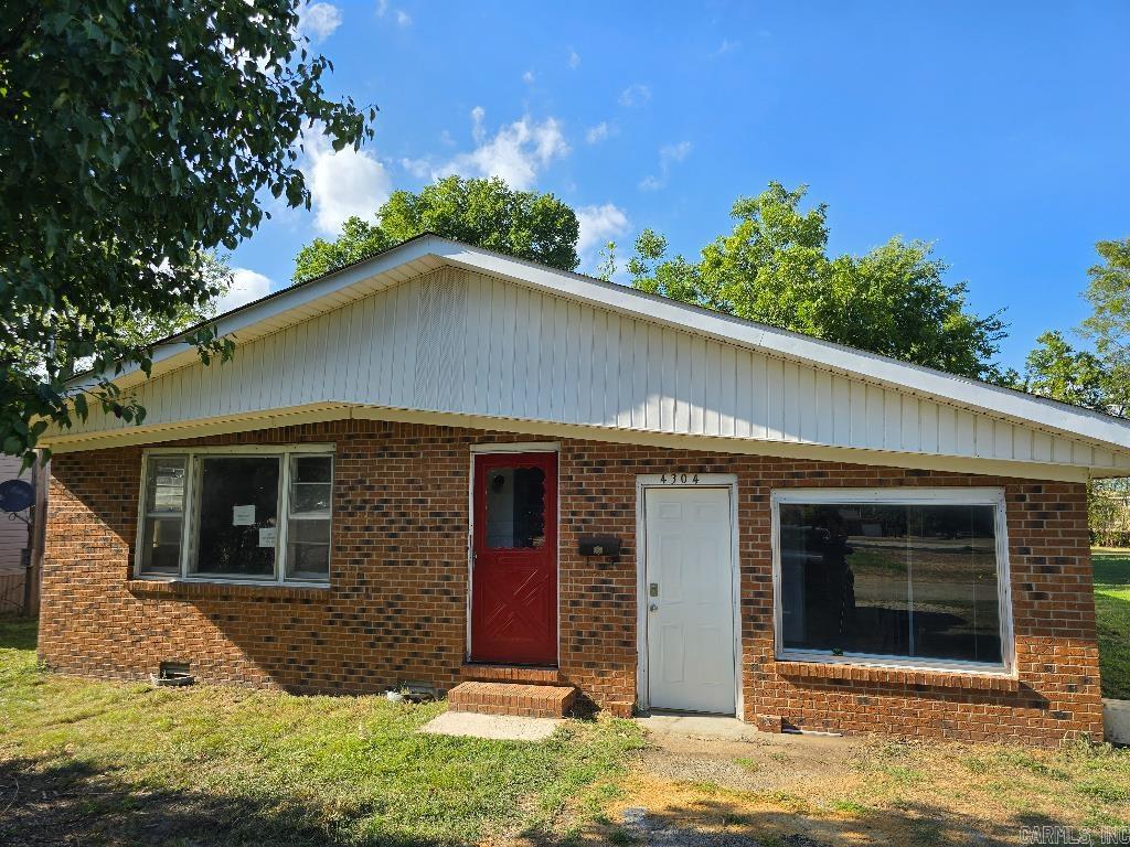 4 sided brick house, 3 or 4 bedrooms. Almost entirely renovated inside. New paint, trim, walls, Kitchen Appliances and cabinets and counter top. New Bathroom tub/shower combo, toilet, sink. New gas heater and 50 gal water heater. 1/2 mile from freeway. Great first home without having to do upgrades.