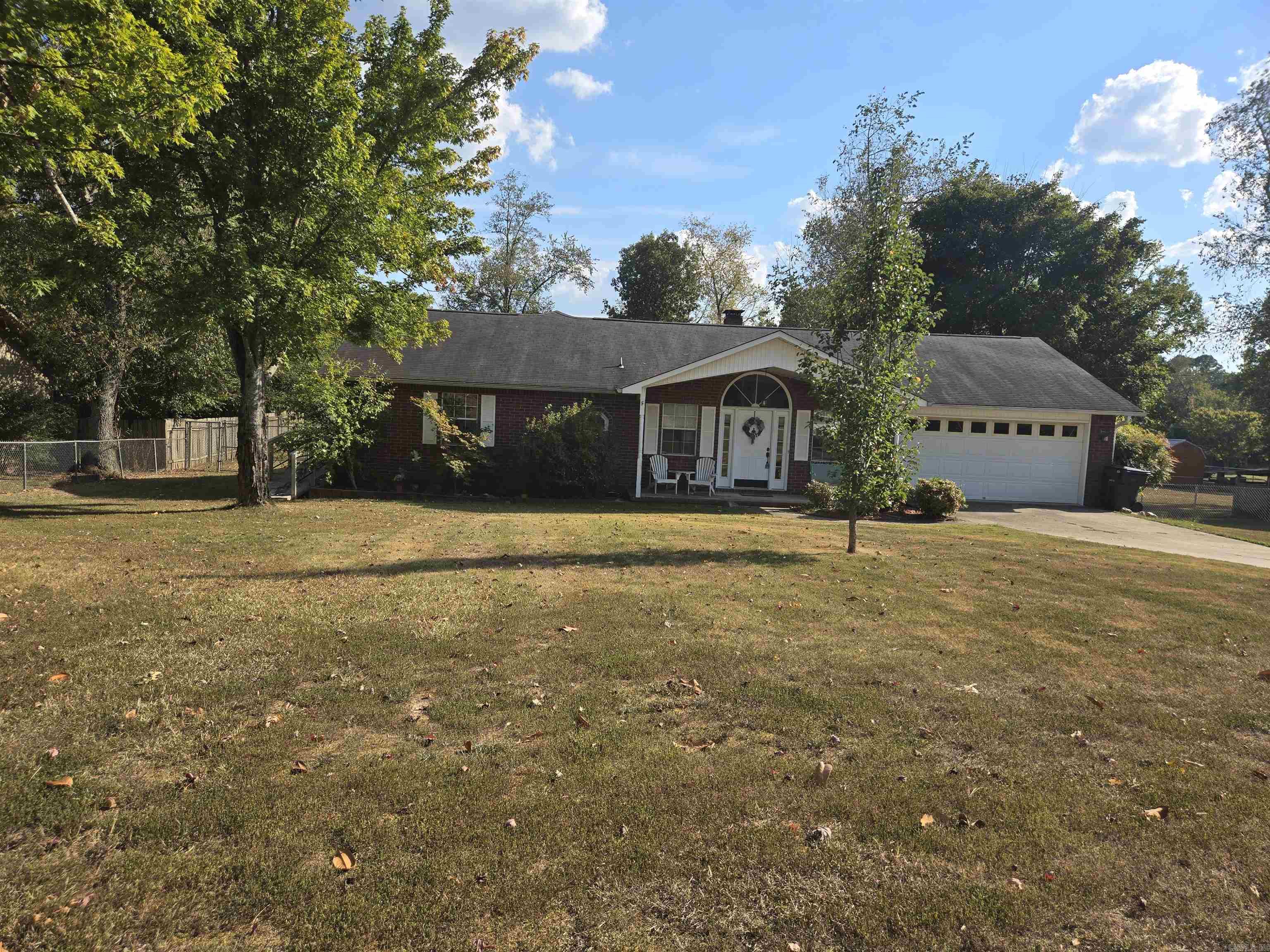 THIS BEAUTIFUL HOME IS HOME IS WAITNG A LOVING FAMILY! PLENTY OF SPACE FOR FAMILY FUN AND ENTERTAINING. LOTS OF FUN SWIMMING IN THE POOL AND ENJOYING THE BEAUTIFUL BACK YARD. DONT MISS THE OPPORTUNITY TO SEE THIS HOME!! MESSAGE LISTING AGENT FOR APPOINTMENT
