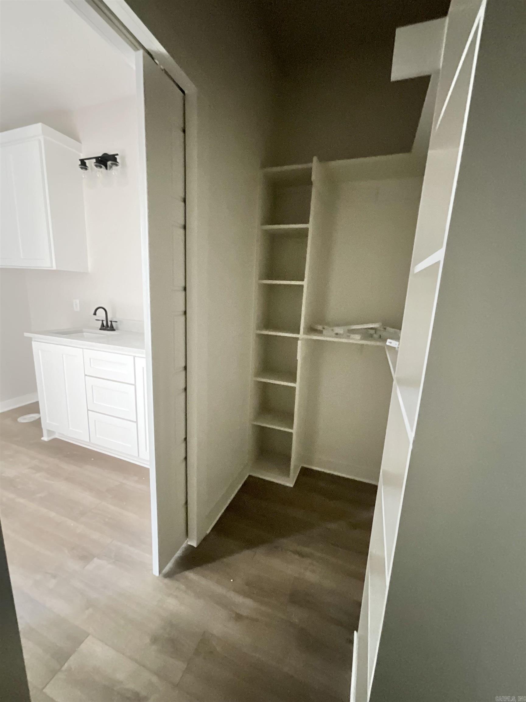 DICKINSON - Residential