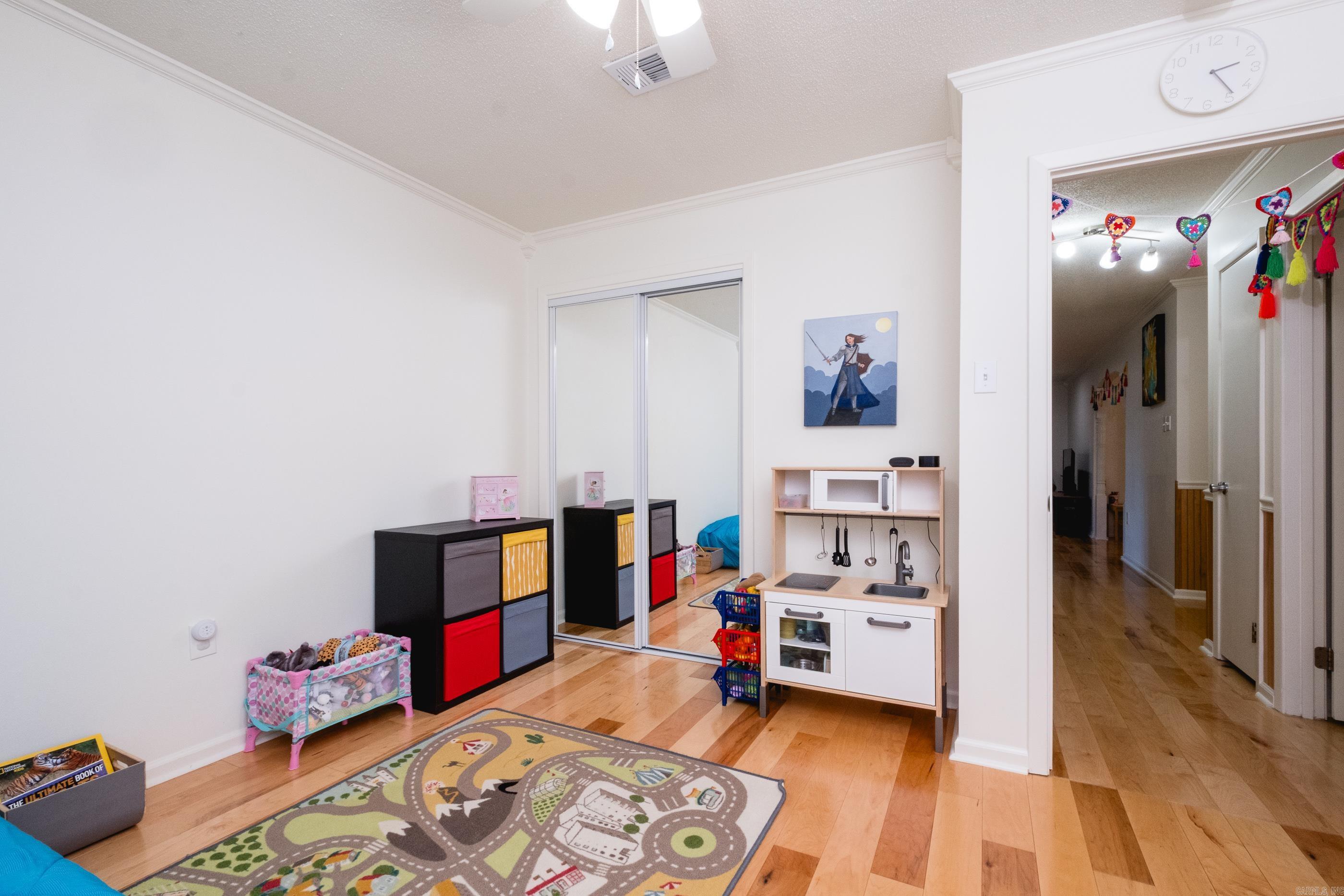 SMOKING OAKS ADD - Residential