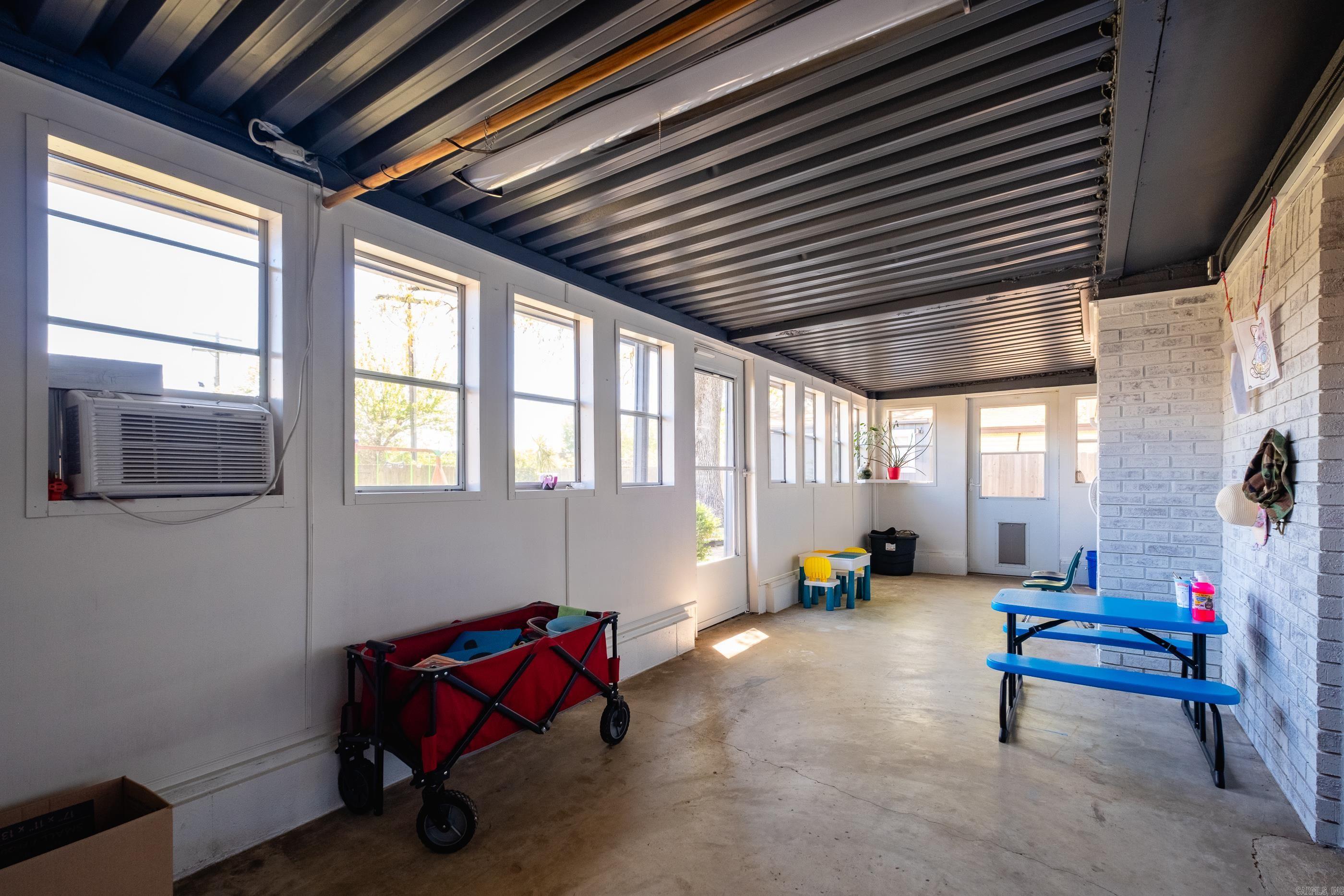 SMOKING OAKS ADD - Residential