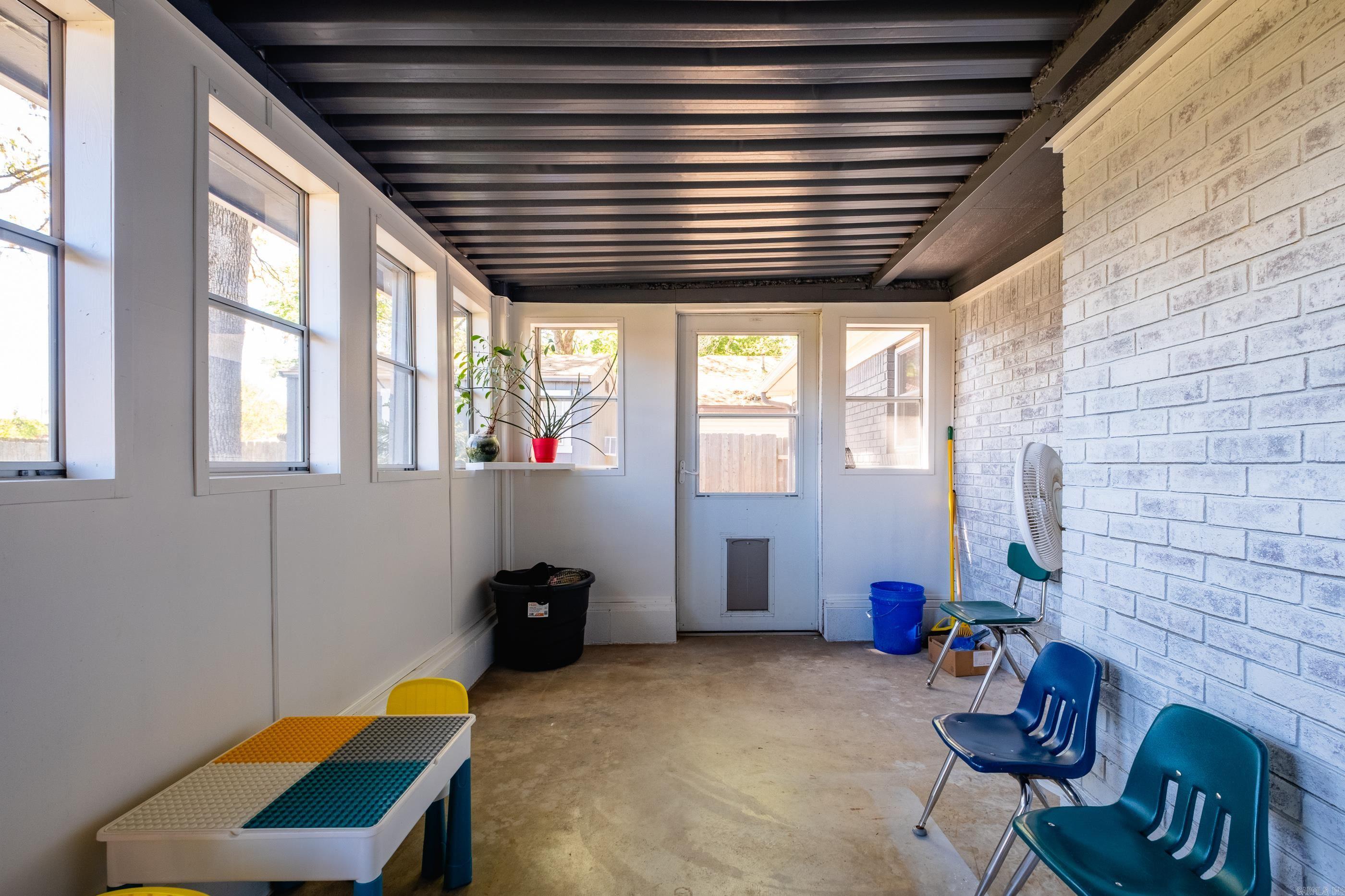 SMOKING OAKS ADD - Residential