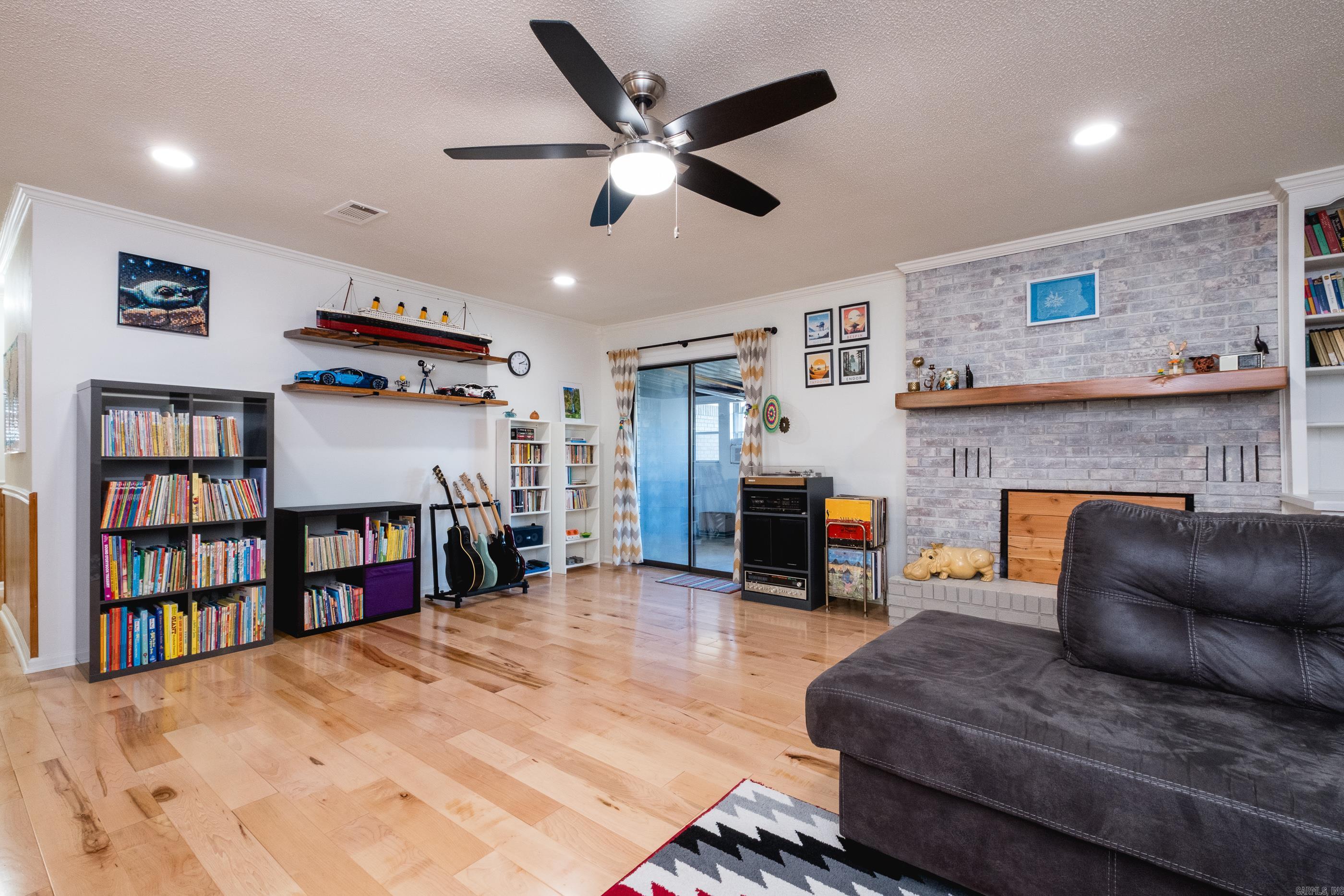 SMOKING OAKS ADD - Residential