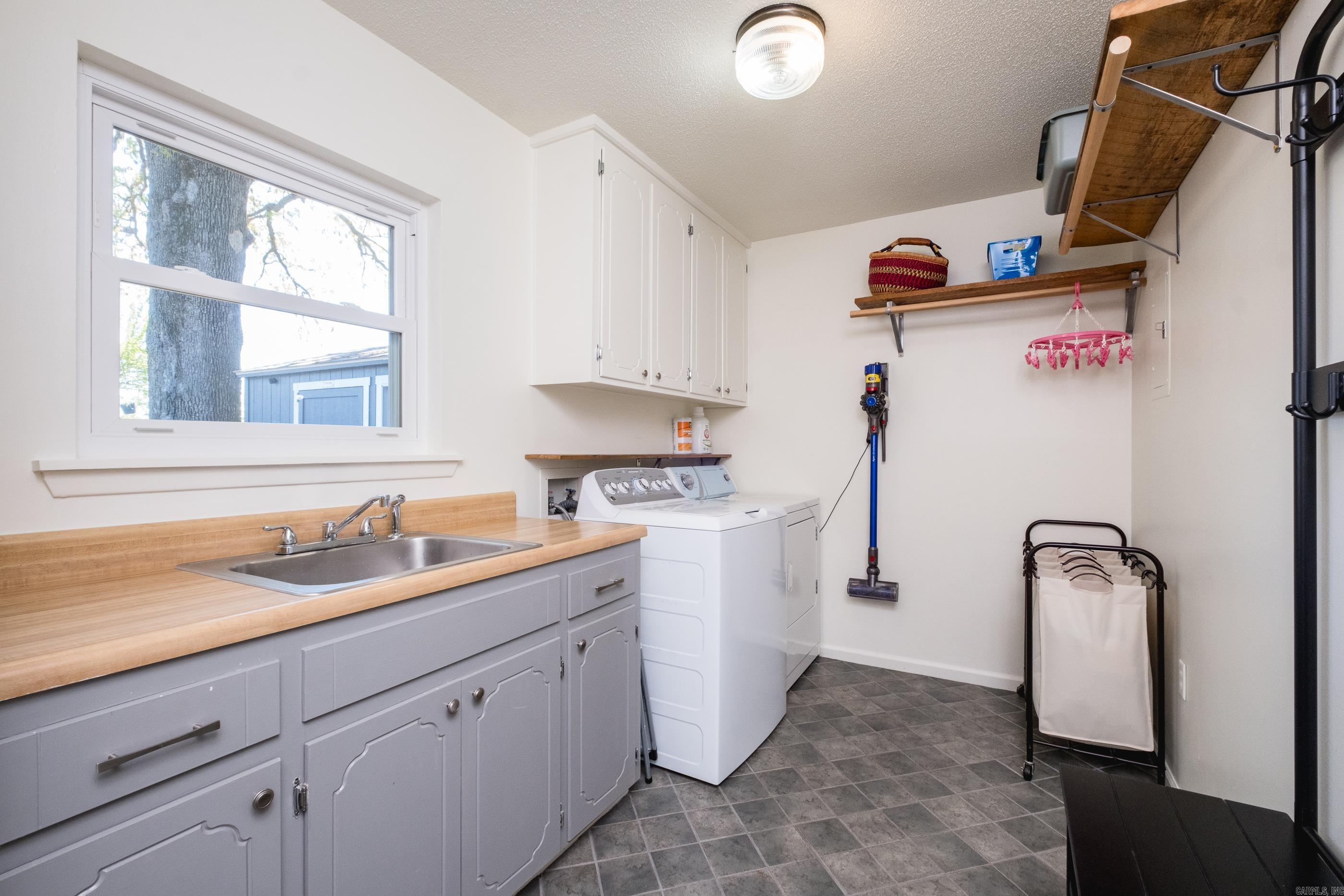 SMOKING OAKS ADD - Residential