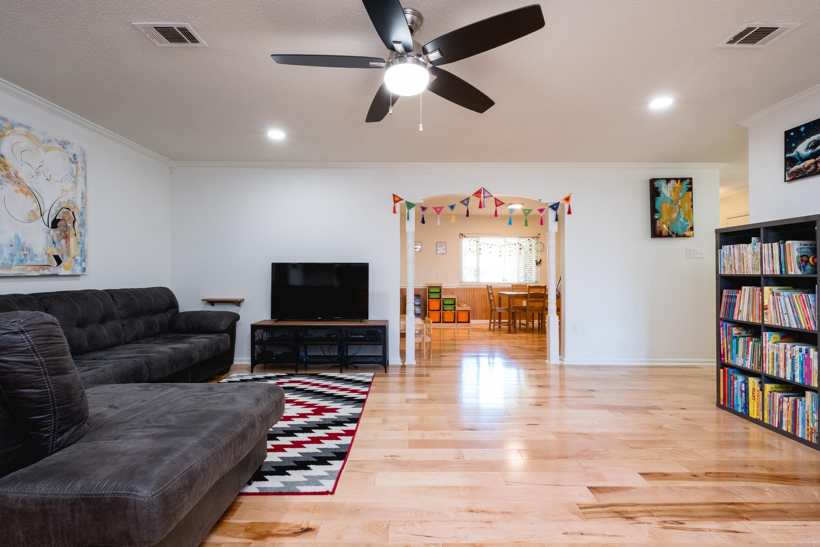 SMOKING OAKS ADD - Residential