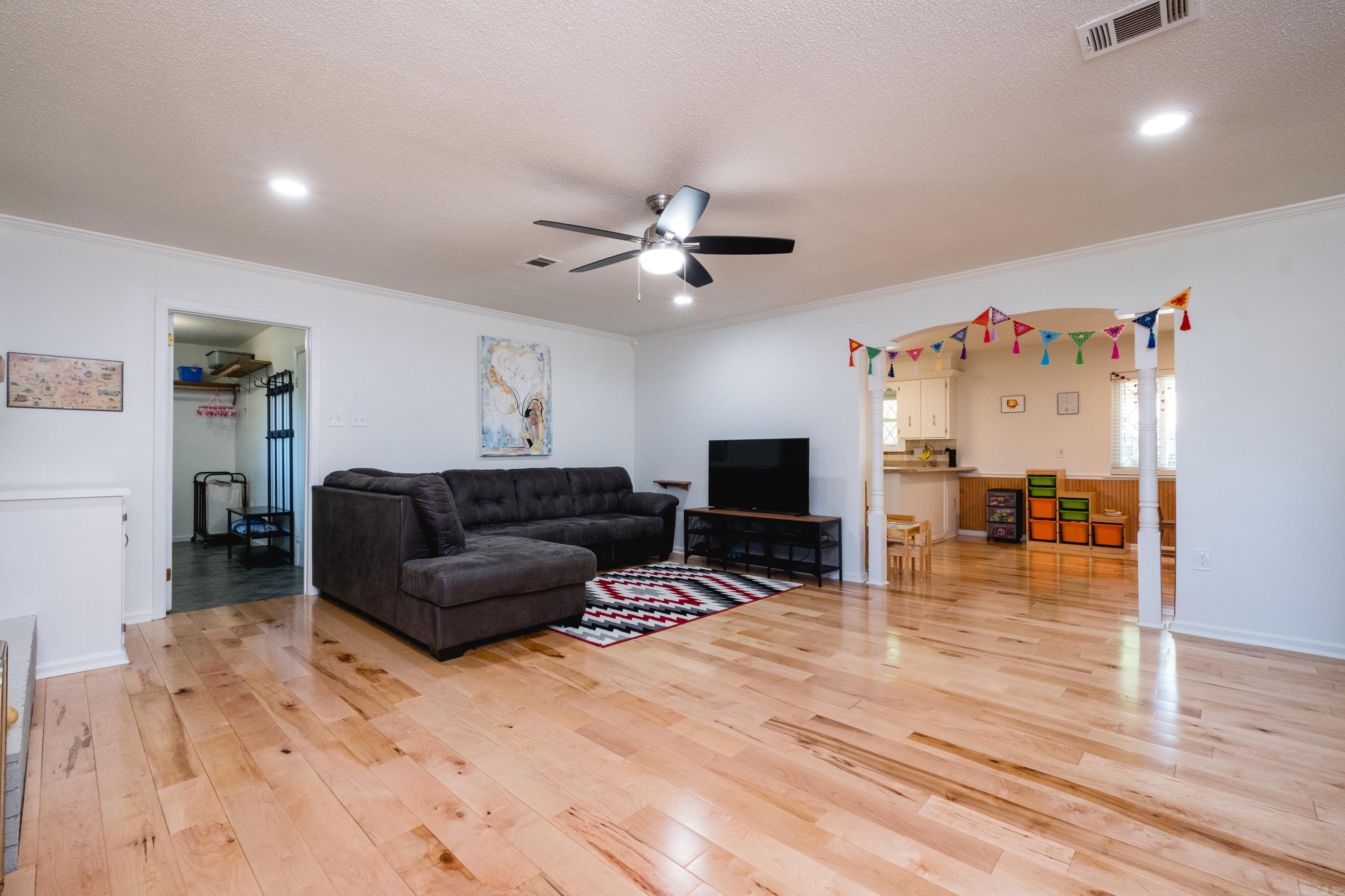 SMOKING OAKS ADD - Residential